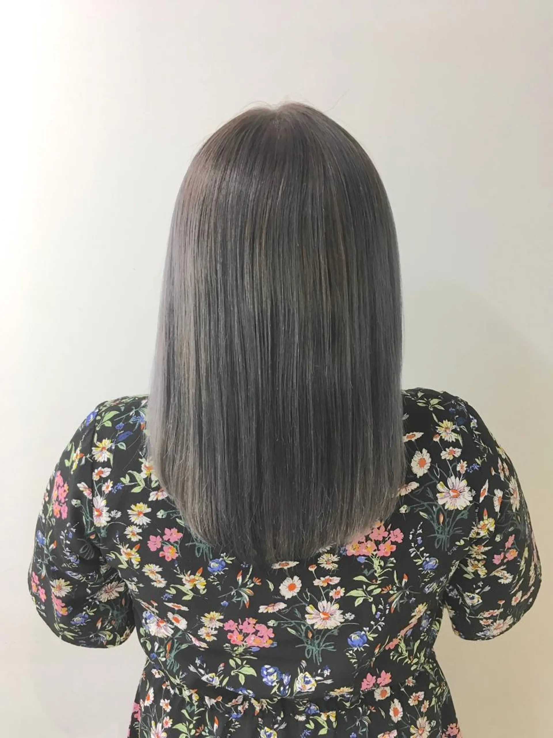 セミロング カラー グレージュ ヘアカラー トリートメント ヘアセット yoshi ☆のヘアスタイル