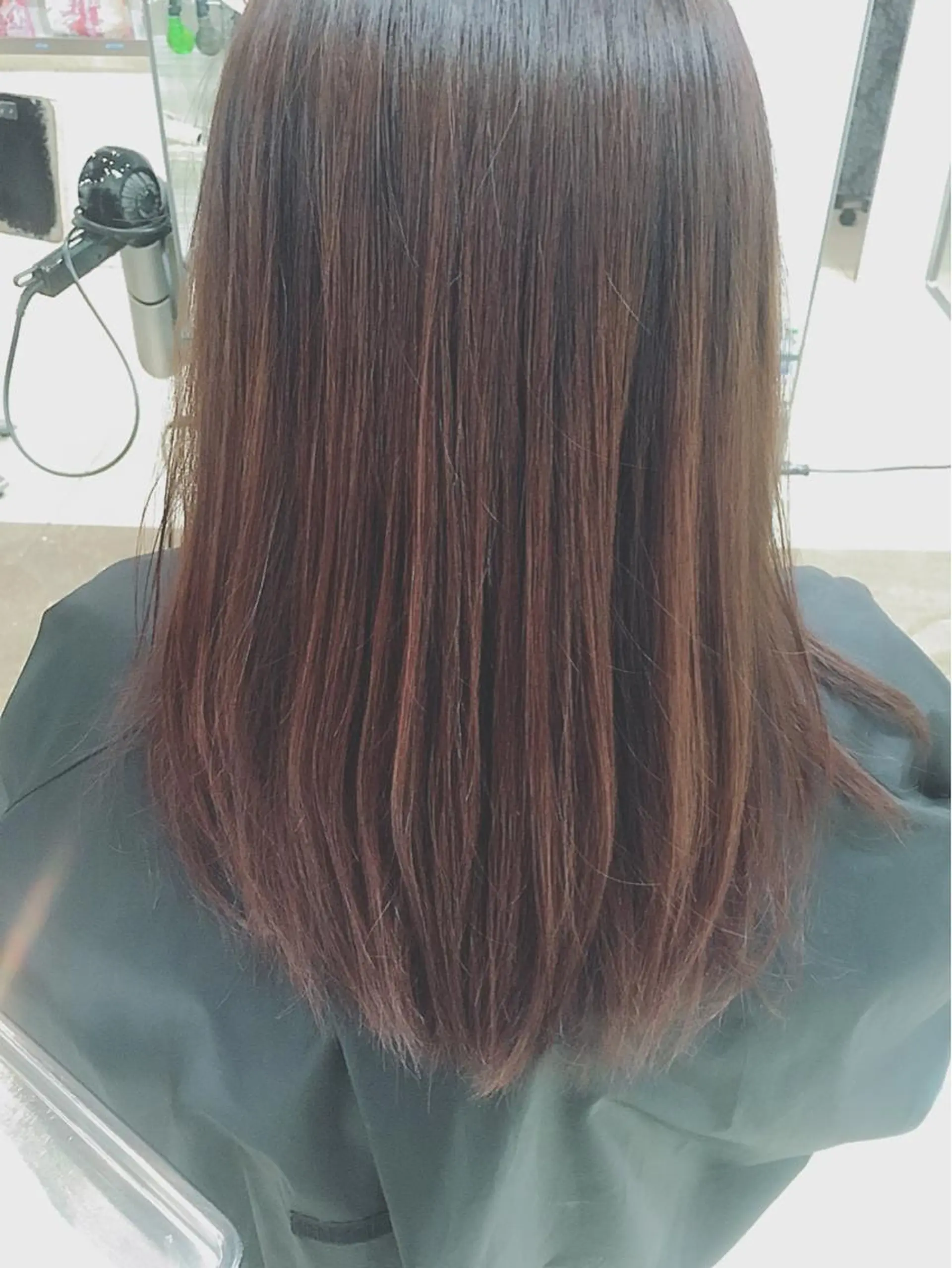 セミロング カラー 斎藤 みくのヘアスタイル