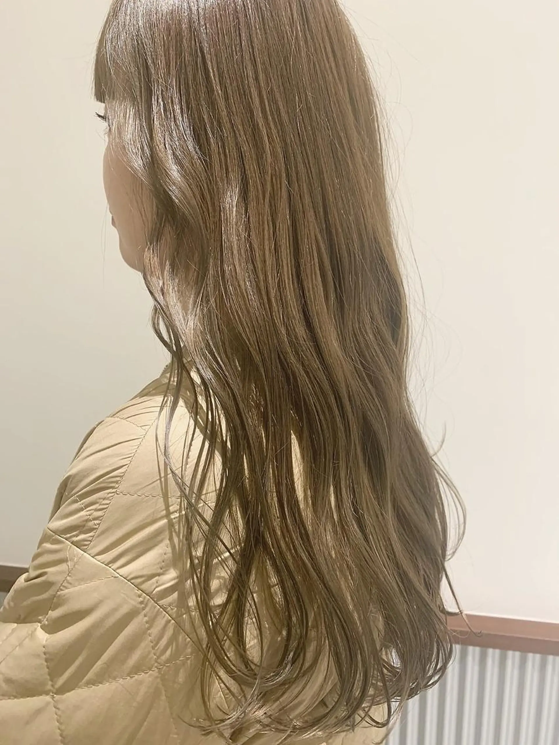ロング カラー ベージュカラー ミルクティーベージュ mizuki roan多々良店のヘアスタイル