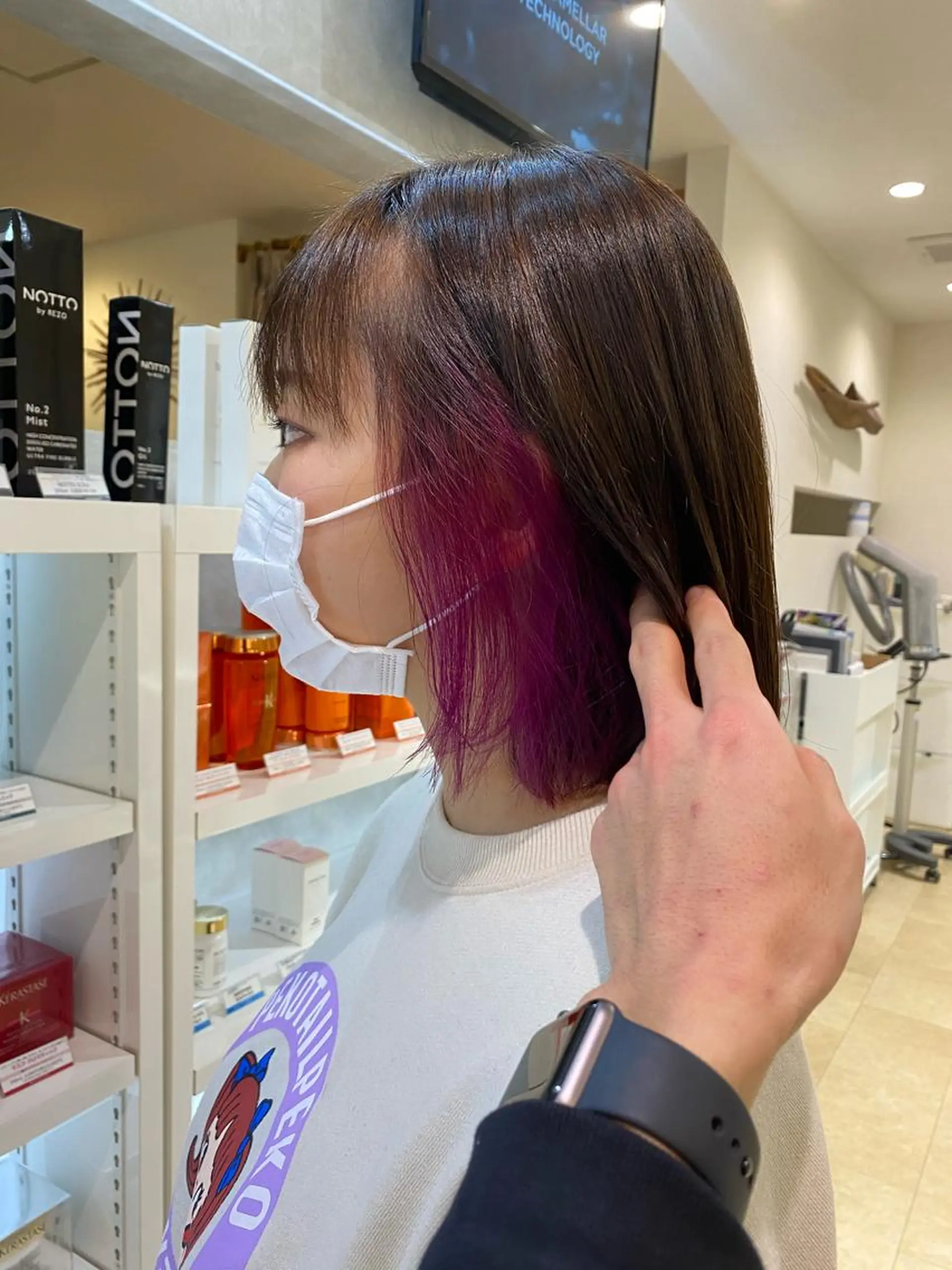 ミディアム カラー パーマ 縮毛矯正 縮毛矯正 韓国🇰🇷レイヤー カットオリーブカラーのヘアスタイル