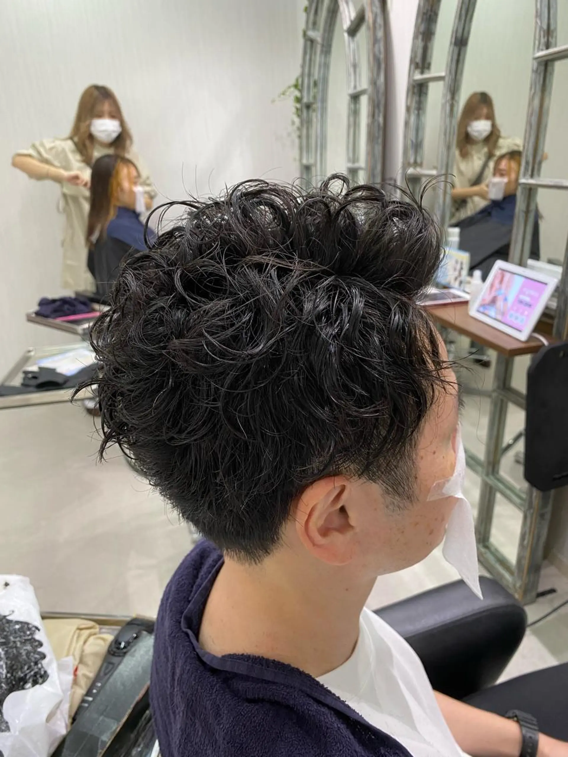 ショート パーマ カラー特化 横川　翔希のヘアスタイル