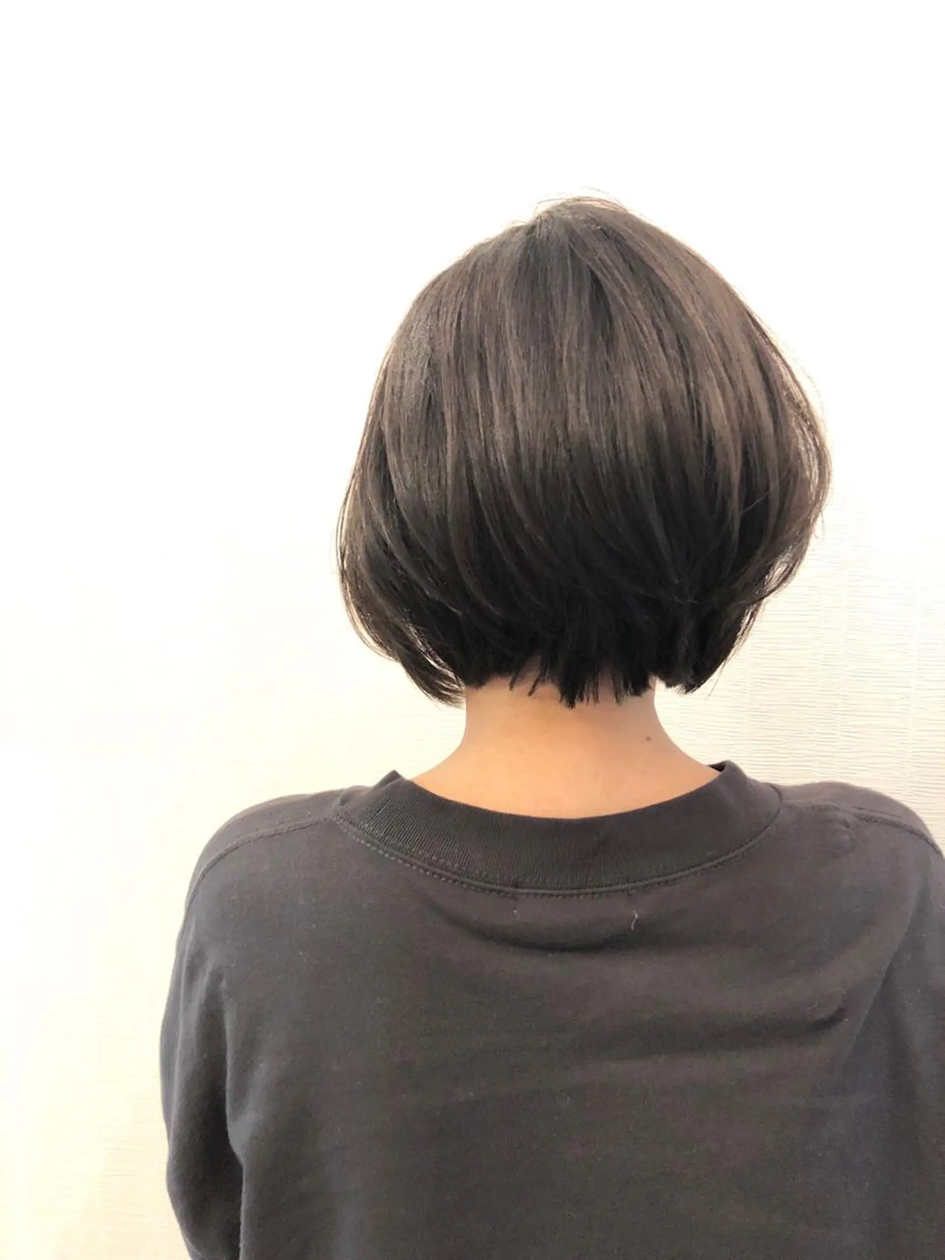 ショート カラー 平川 友希子のヘアスタイル