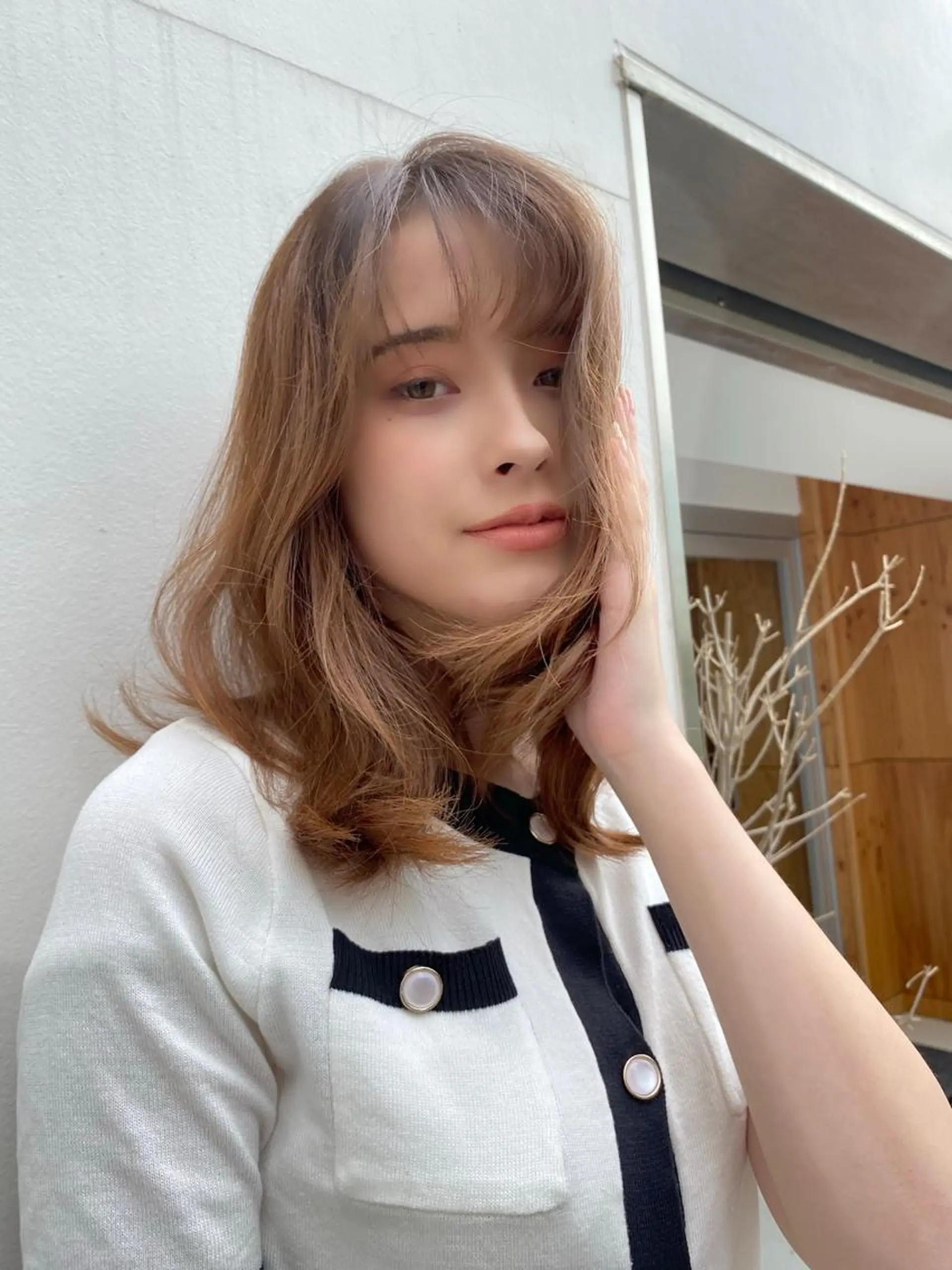 ミディアム カラー 星野 菜月のヘアスタイル