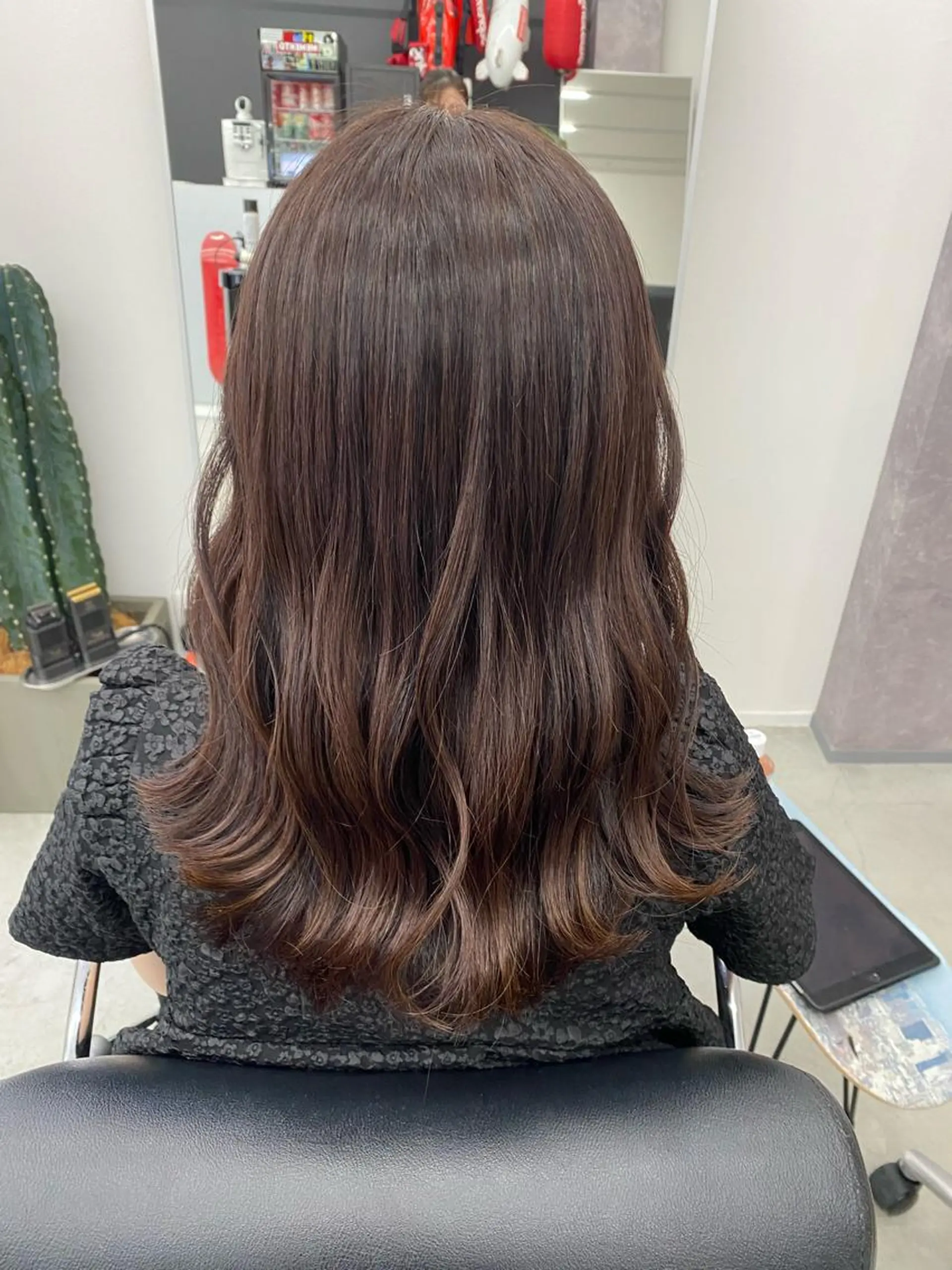 カラー MEMENTO YUZUのヘアスタイル
