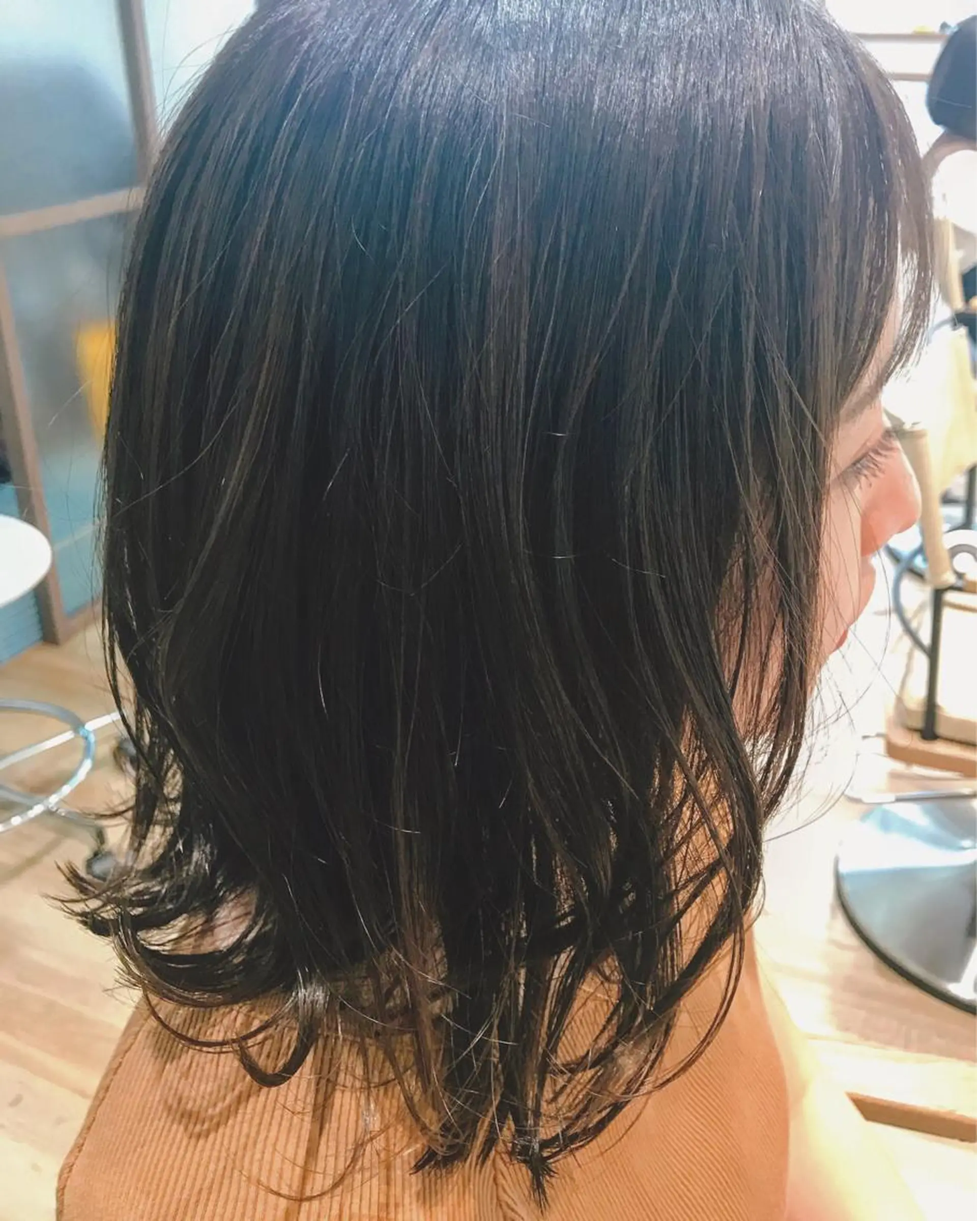 ミディアム カラー 透明感カラー グレージュ ハイライトカラー オリーブグレージュ オリーブグレー 稲荷 友美のヘアスタイル