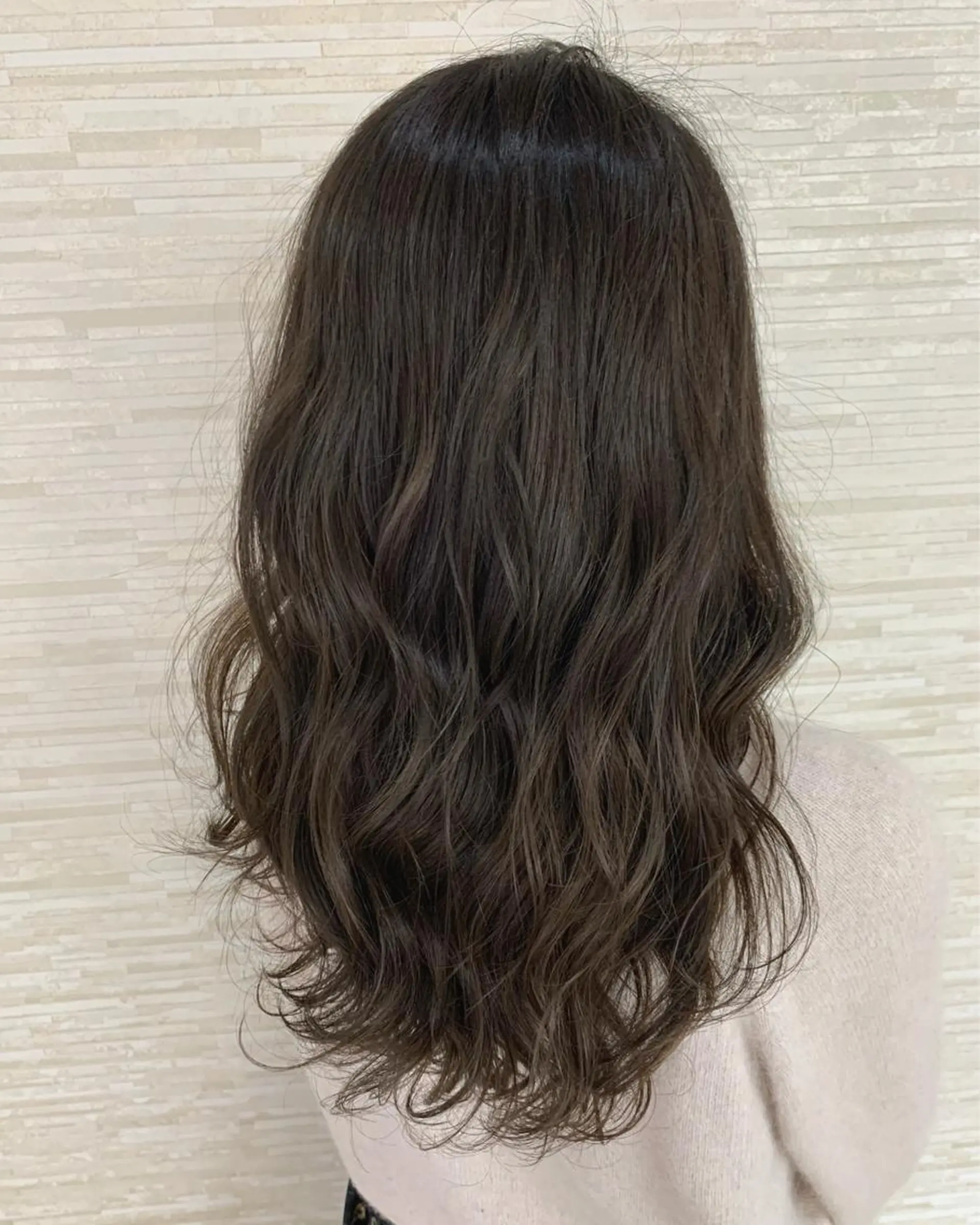 セミロング 小笠原 菜緒のヘアスタイル