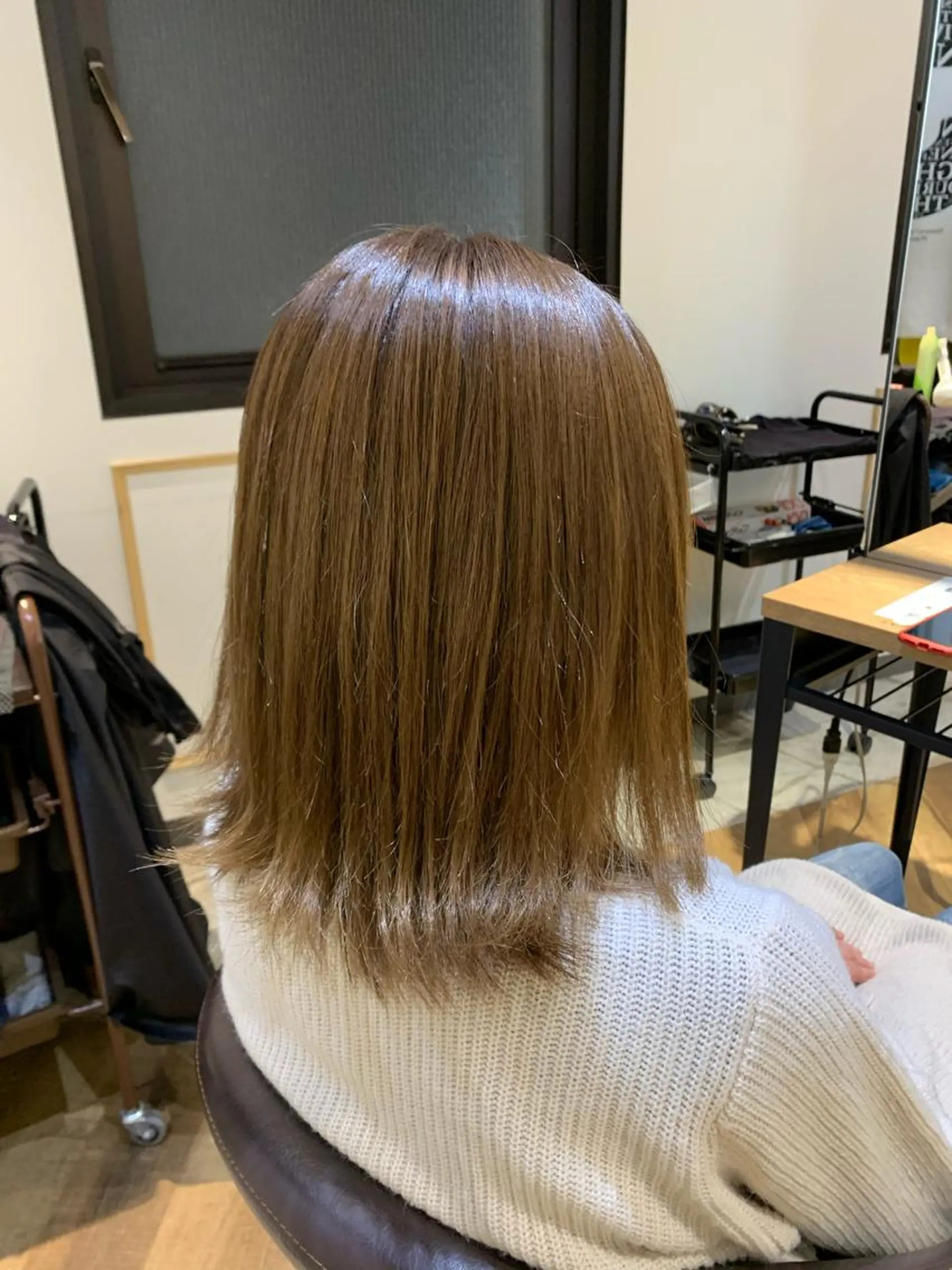 ミディアム カラー ベージュカラー ハイトーンカラー ハイトーンベージュ トクシ ーのヘアスタイル