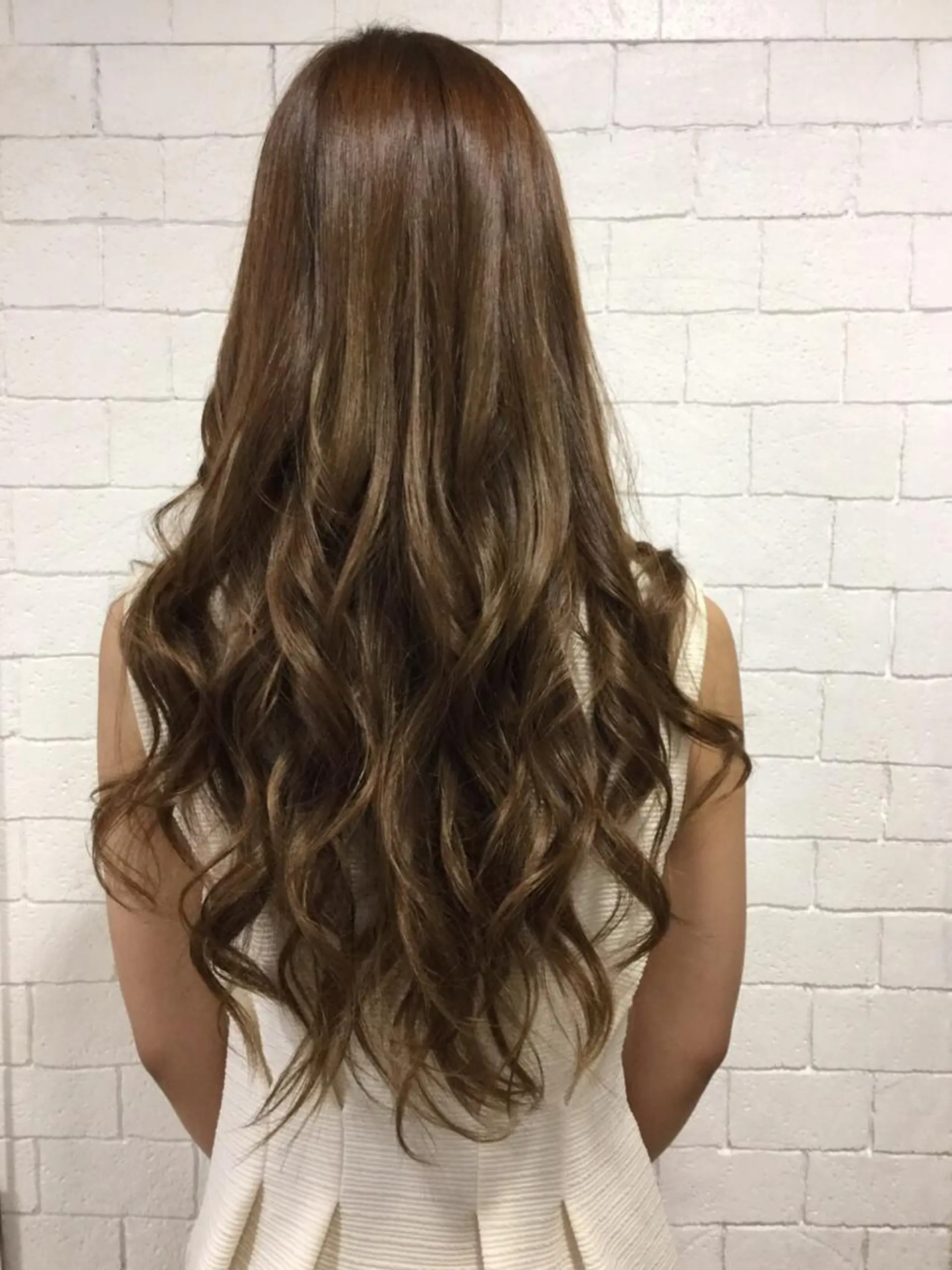 ロング カラー ヘアアレンジ アッシュ ベージュカラー GLOSS 心斎橋 山上のヘアスタイル