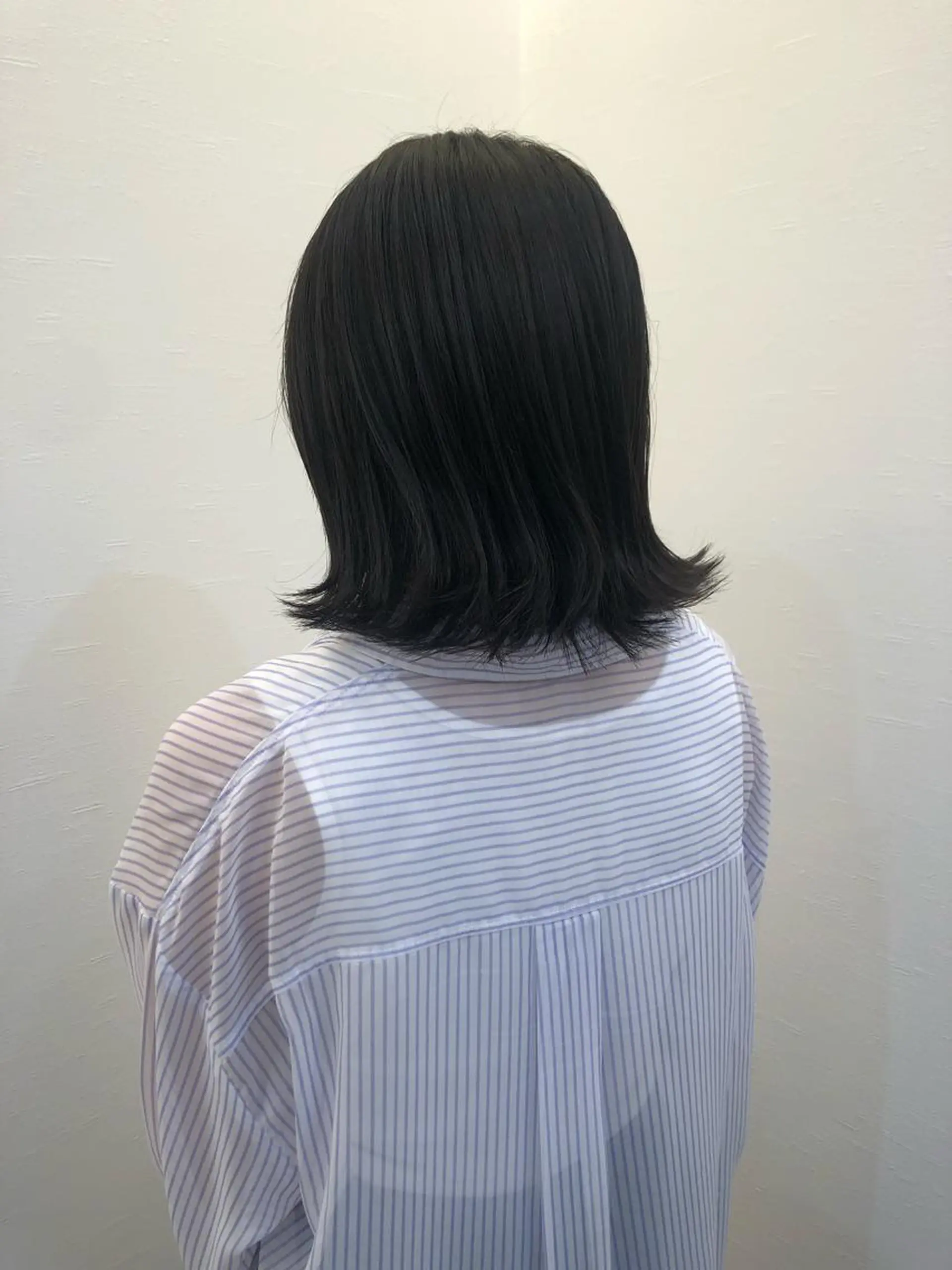 ミディアム ツノガイ エリのヘアスタイル