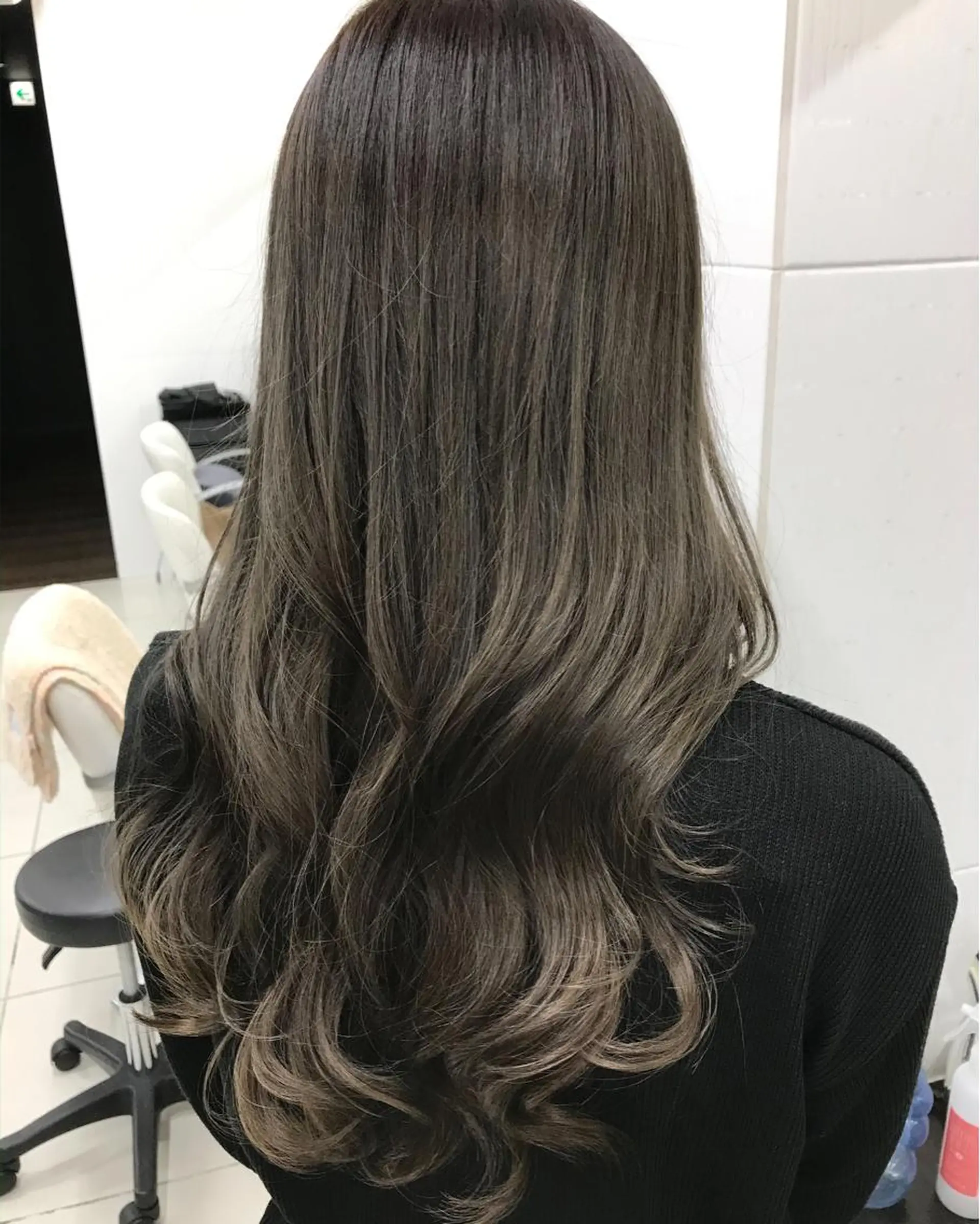 ロング カラー ブリーチ グラデーションカラー カット ヘアカラー トリートメント ハタケヤマヨシキ ／BOOTHのヘアスタイル