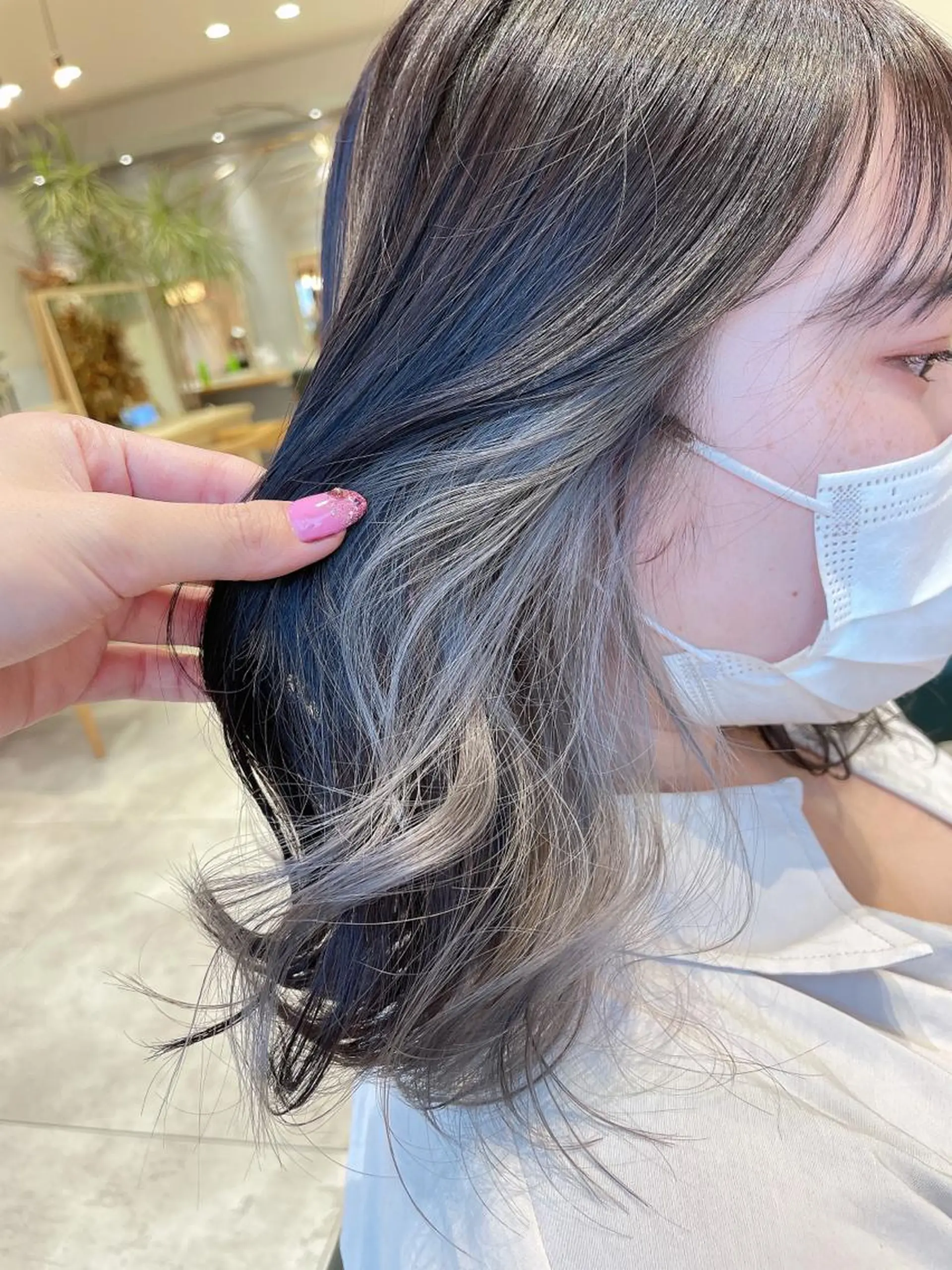 カラー ベージュカラー 透明感カラー イヤリングカラー 三村 桜生のヘアスタイル