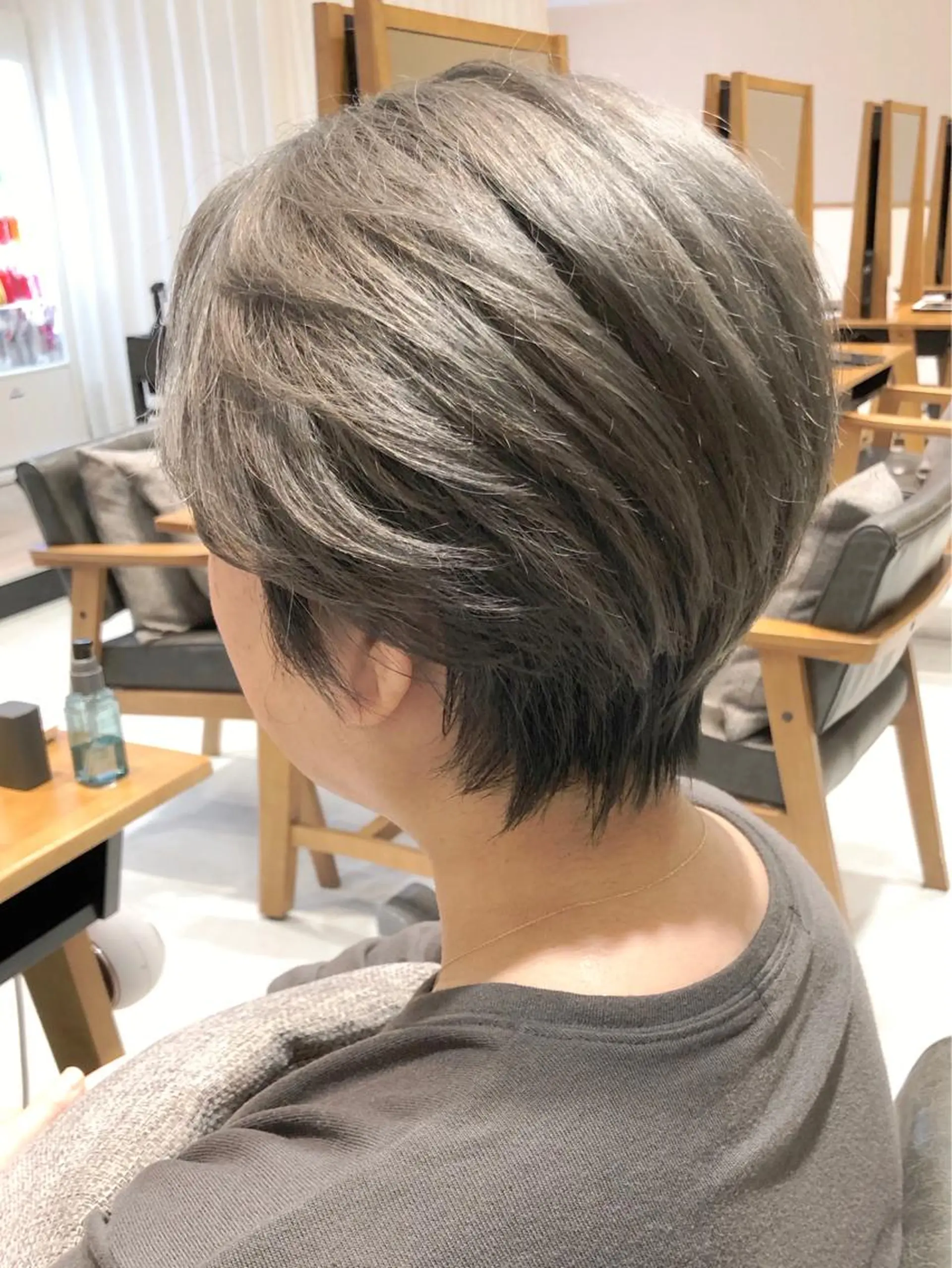 ショート カラー 🌟イメチェン美容師 🌟清水 大輝のヘアスタイル