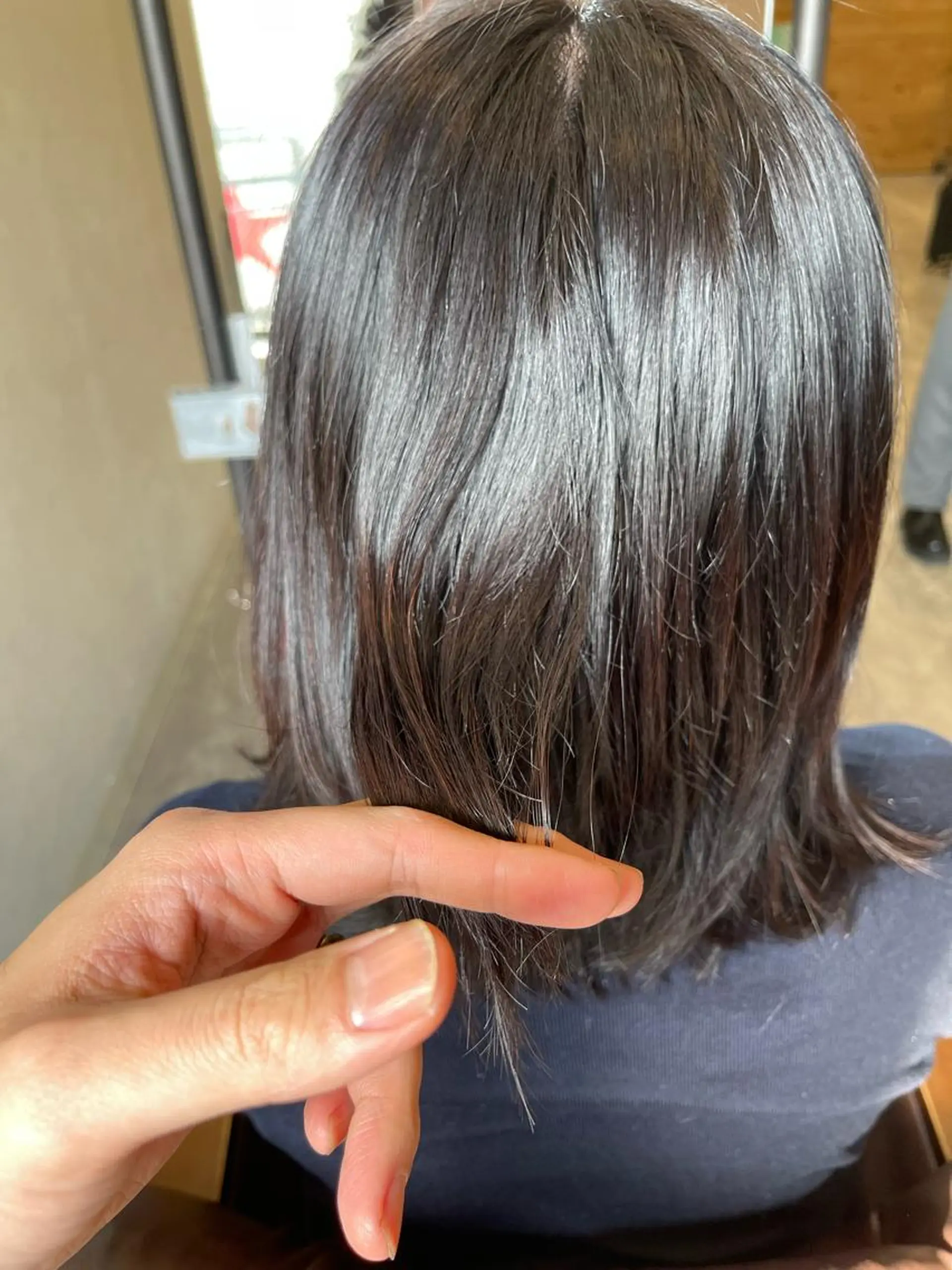 ミディアム くせ毛カット終着点 カワサキトオル溝の口のヘアスタイル