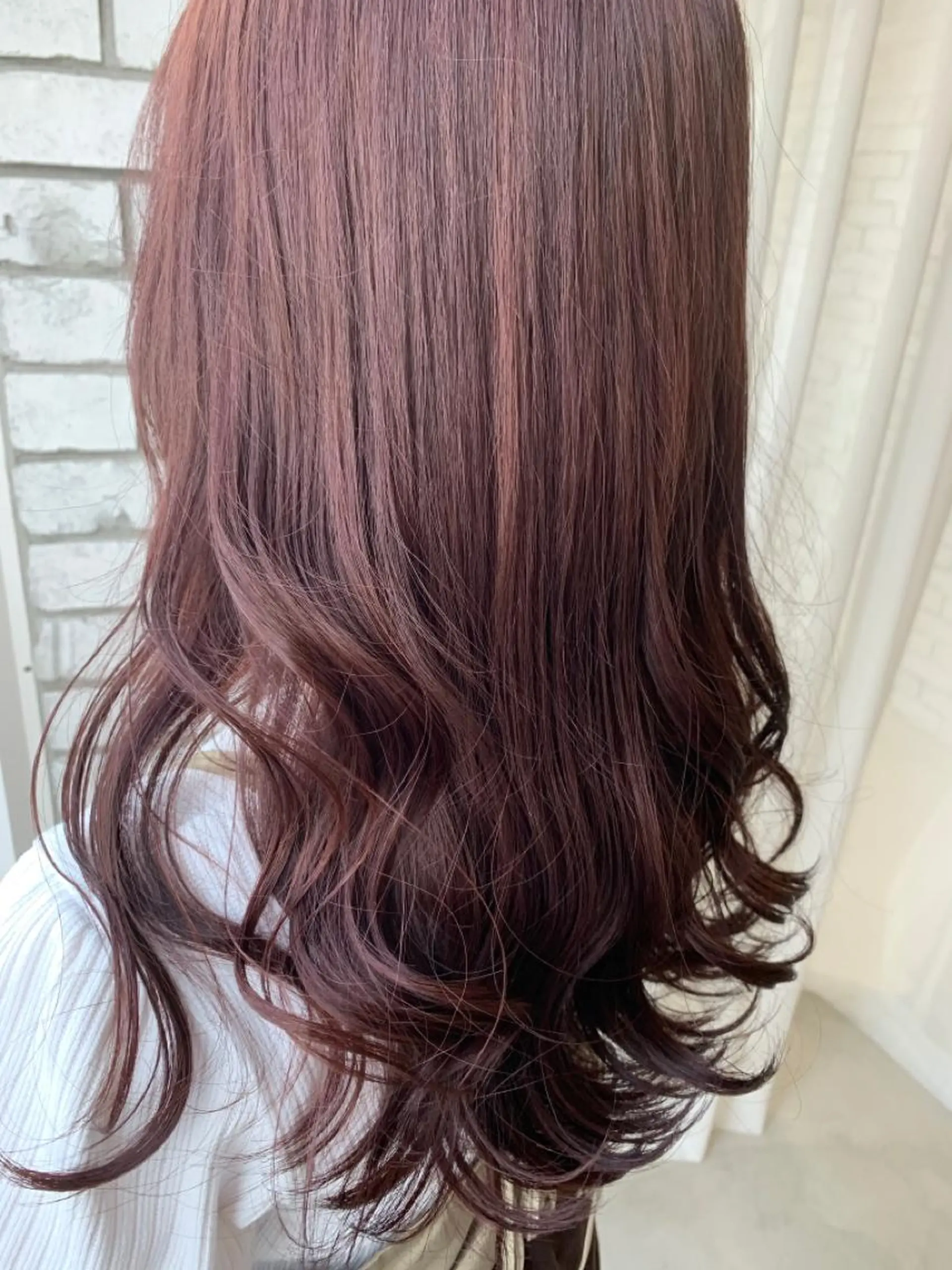 ロング カラー ピンクカラー カット ヘアカラー トリートメント LUXBE LUCEのヘアスタイル