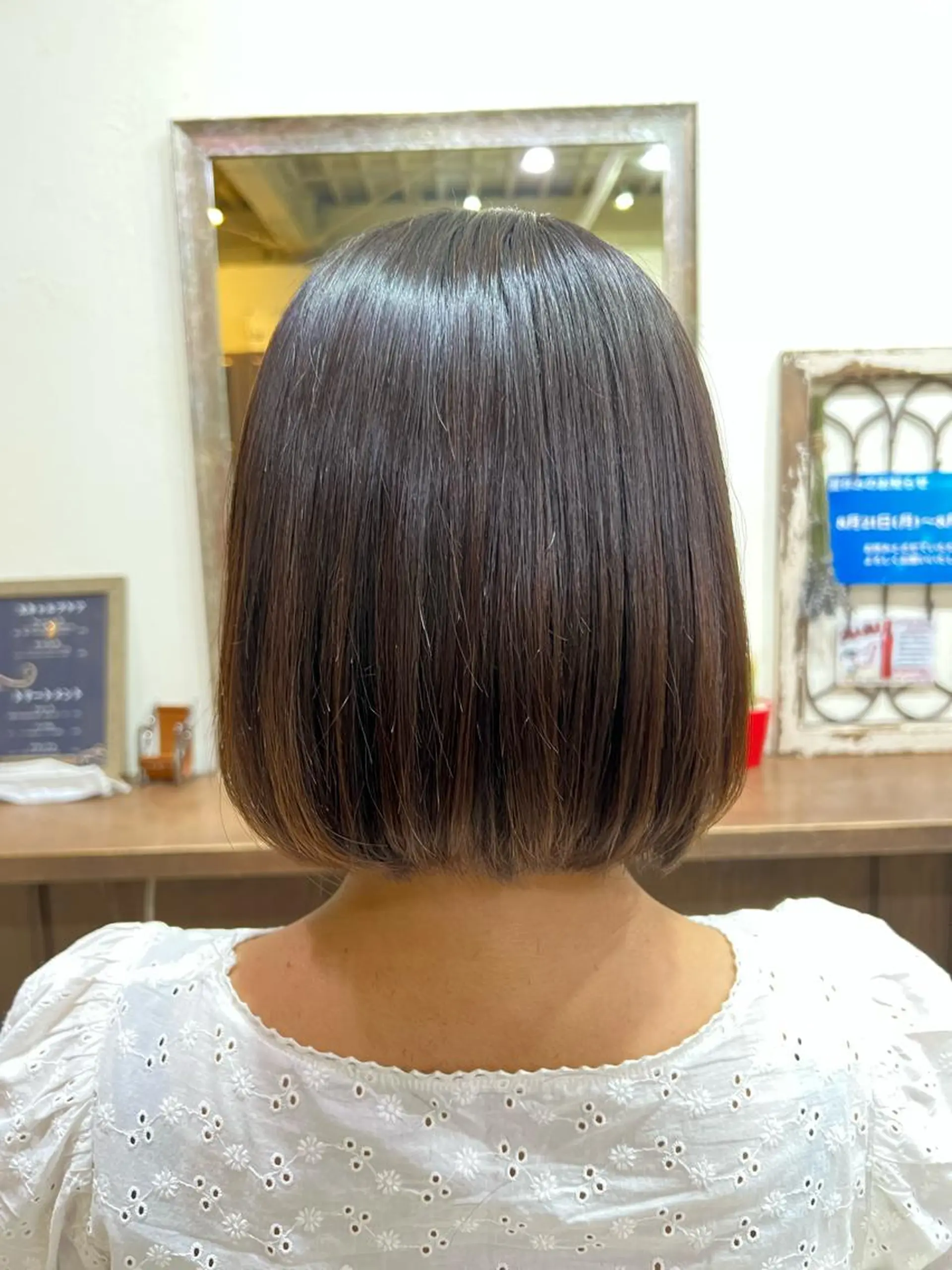 ミディアム カット 縮毛矯正 高橋 葵のヘアスタイル