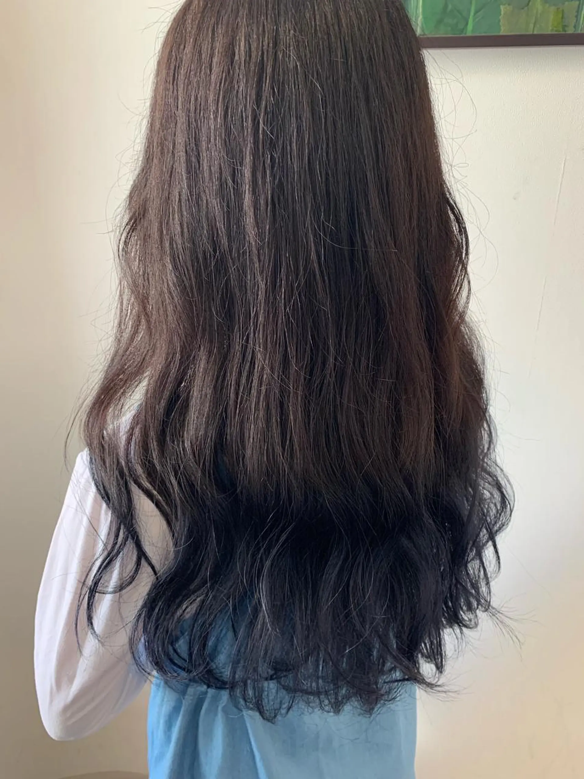 ロング カラー ネイビーカラー 馴染ませNo.1🧃 エクステ・アレンジのヘアスタイル