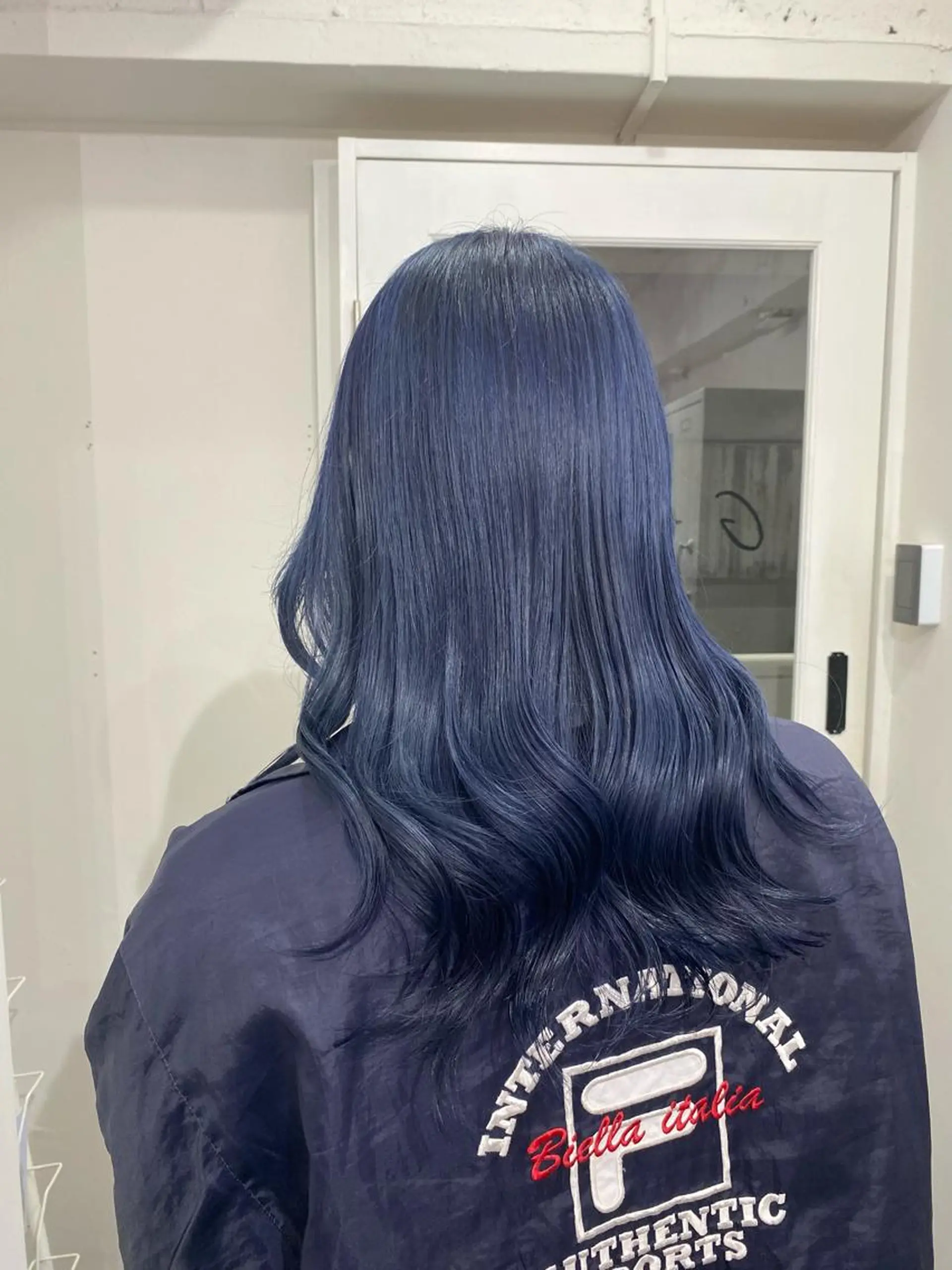 セミロング カラー ブリーチ ブルーカラー ネイビーカラー ヘアカラー トリートメント ヘアセット 楓🦋韓国系レイヤー / 透明感カラー🤍のヘアスタイル