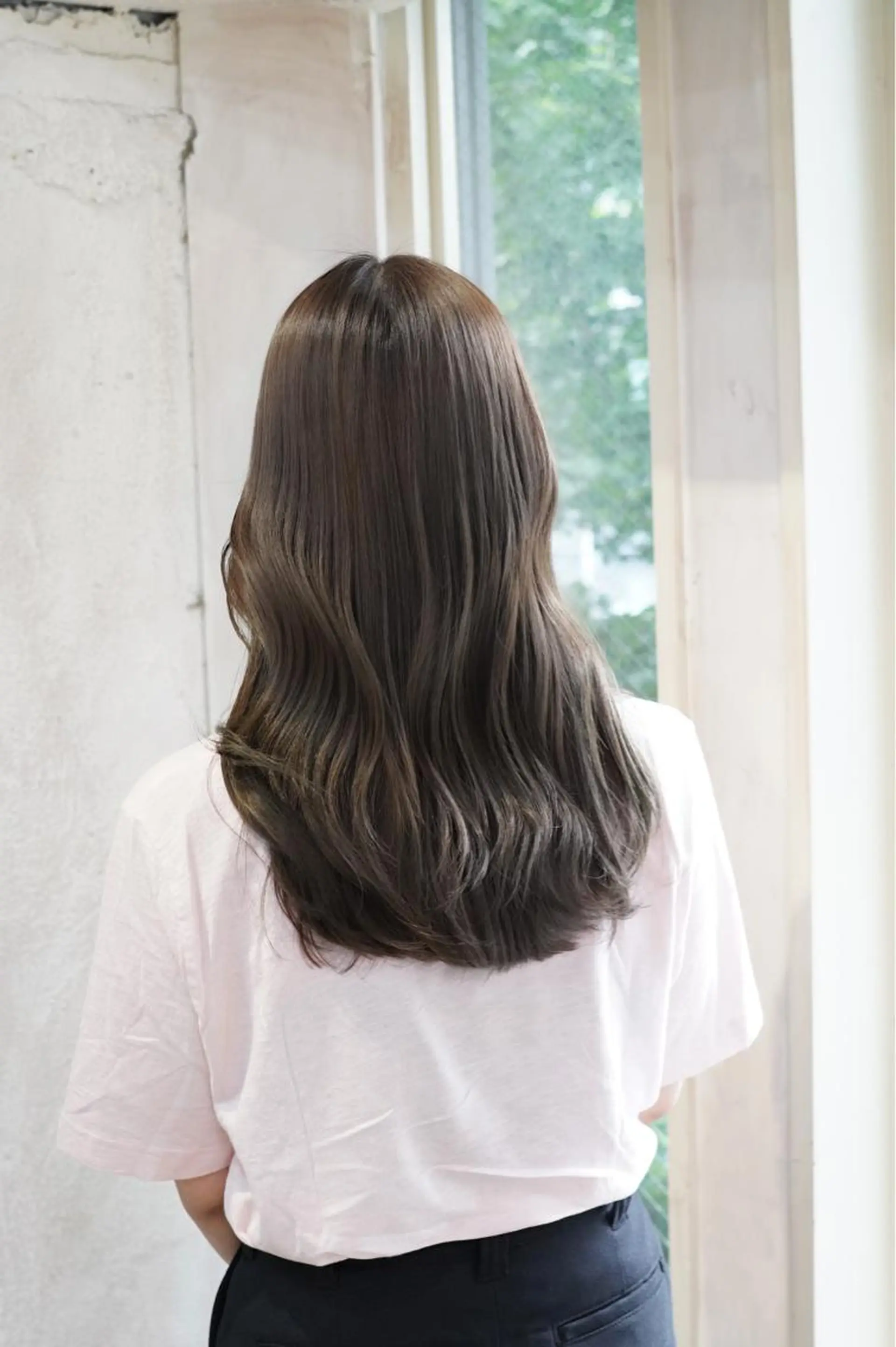 セミロング カラー ブリーチ グレージュ ブリーチなしカラー オリーブグレージュ オリーブグレー 小顔ショート/透明感 カラー/チサトのヘアスタイル