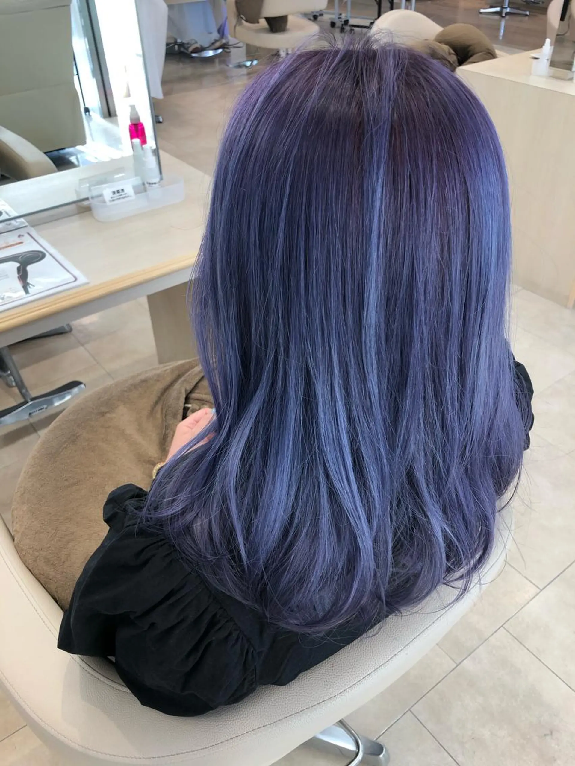 ロング カラー ブリーチ ブルーカラー ブルーバイオレット バイオレットカラー ヘアカラー トリートメント 盛れるレイヤーカット 得意🌹井上美沙のヘアスタイル