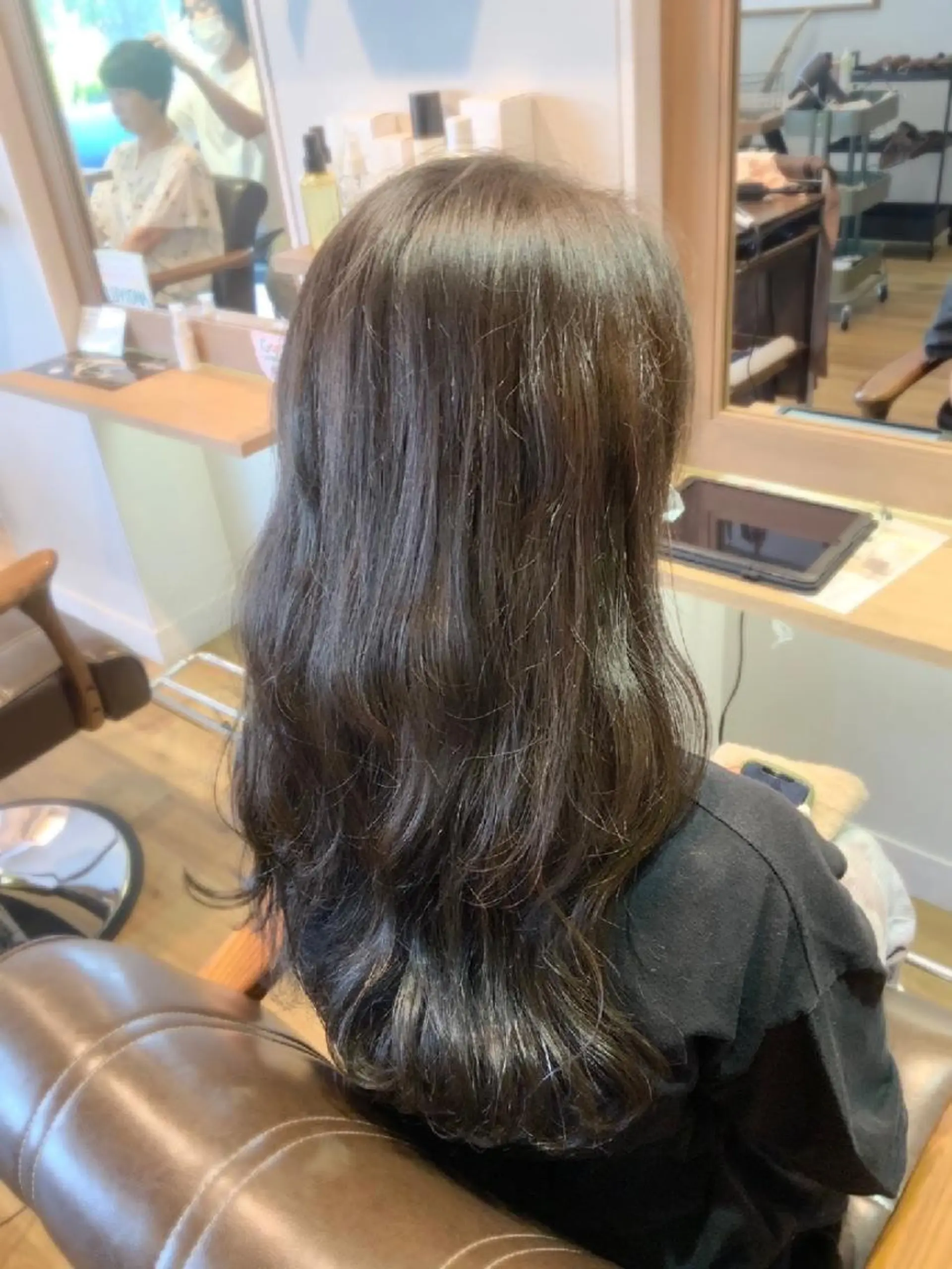 カラー アッシュ ベージュカラー 堀 望美のヘアスタイル