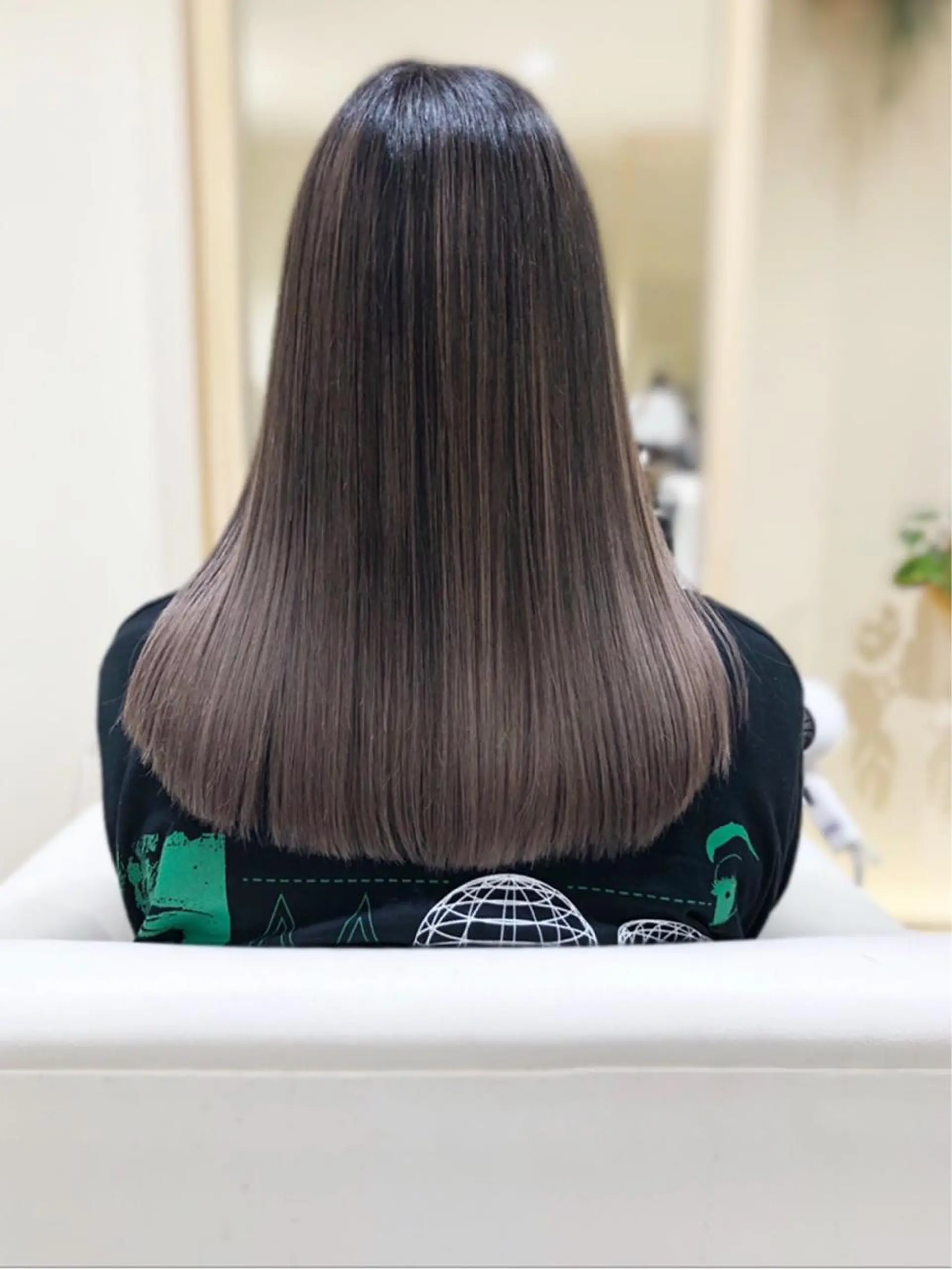 ロング カラー バレイヤージュ グラデーションカラー レイヤーカット 三代 ゆりあのヘアスタイル