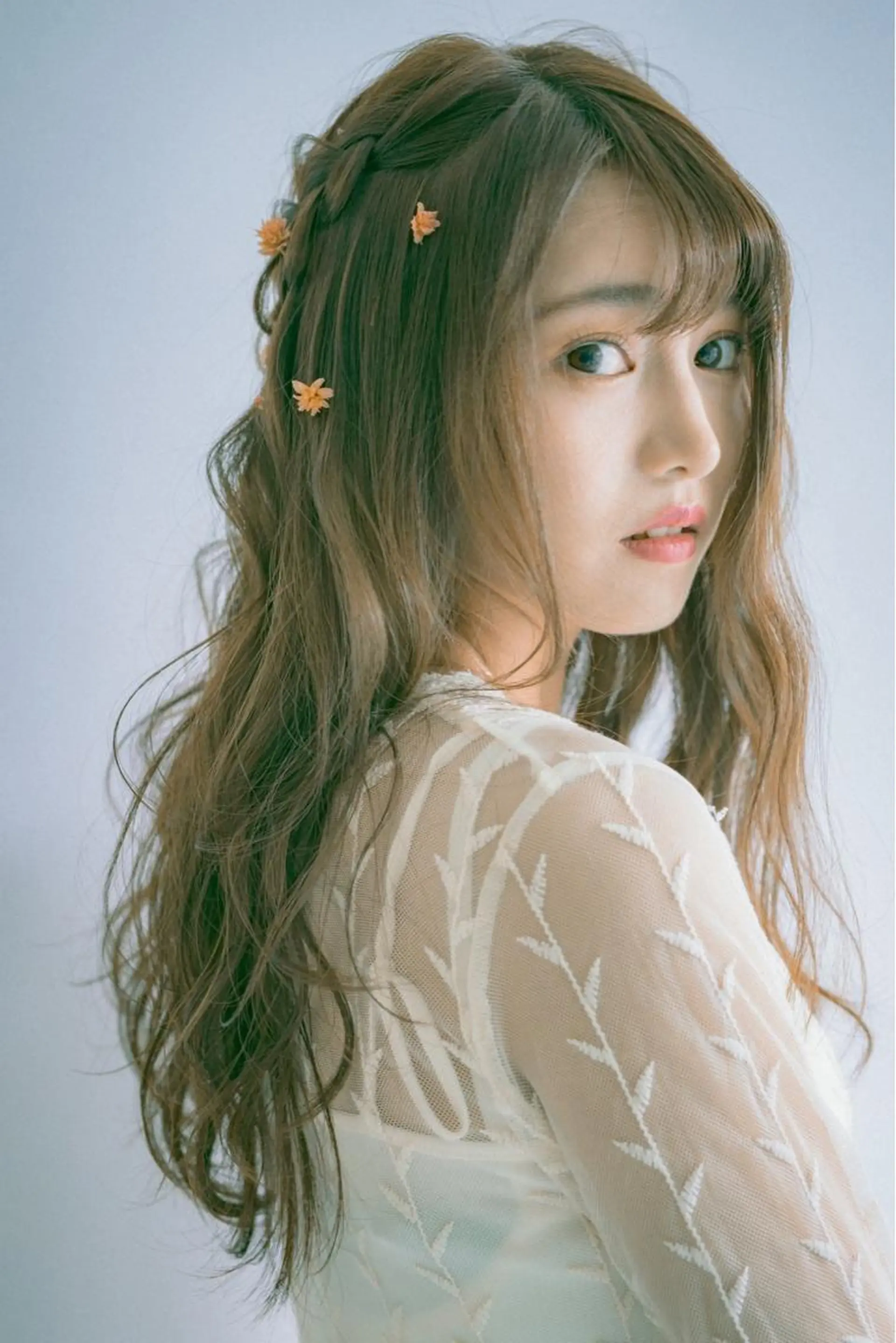 ロング 羽根 ひよりのヘアスタイル