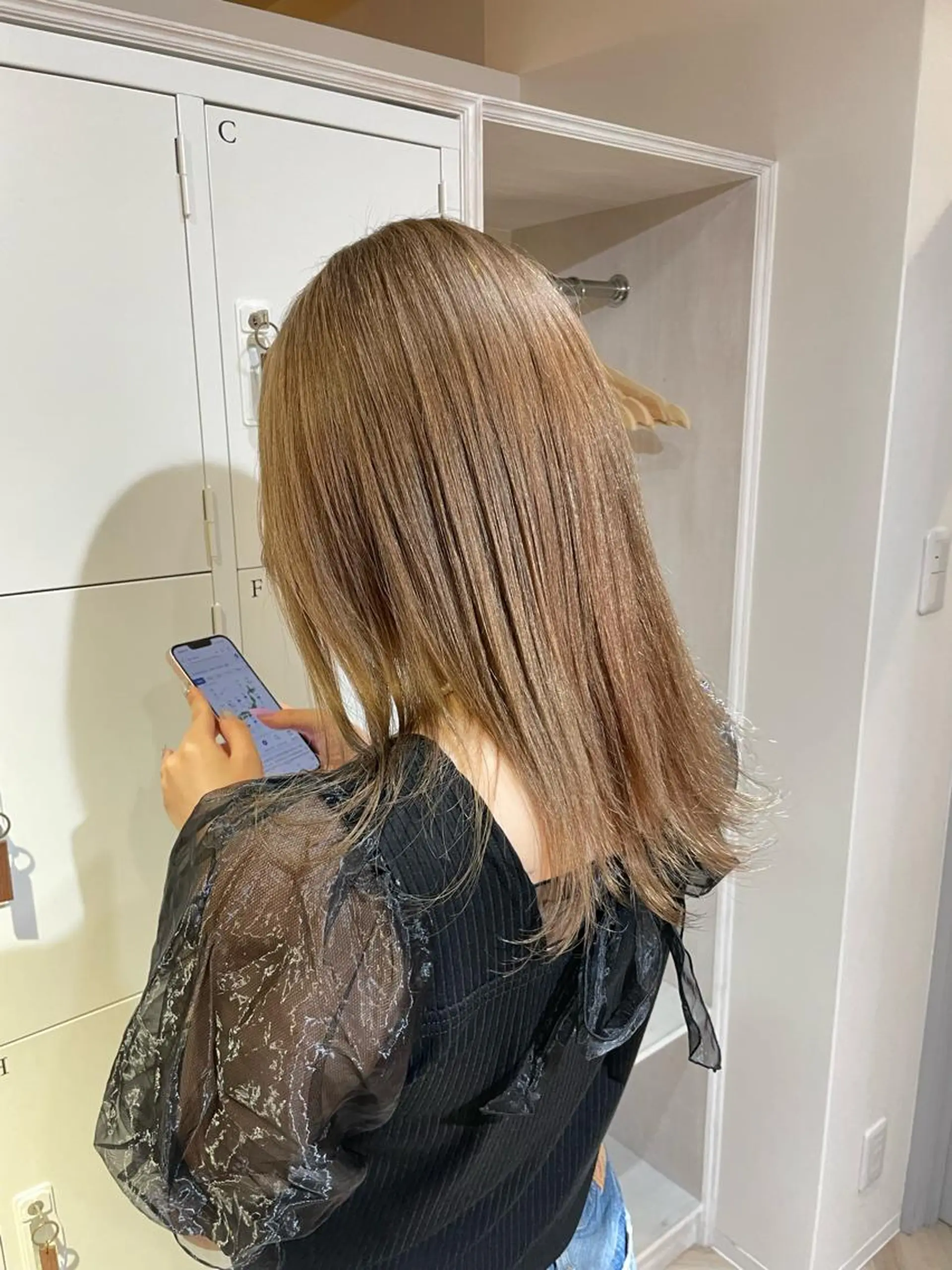 セミロング カラー akane .のヘアスタイル