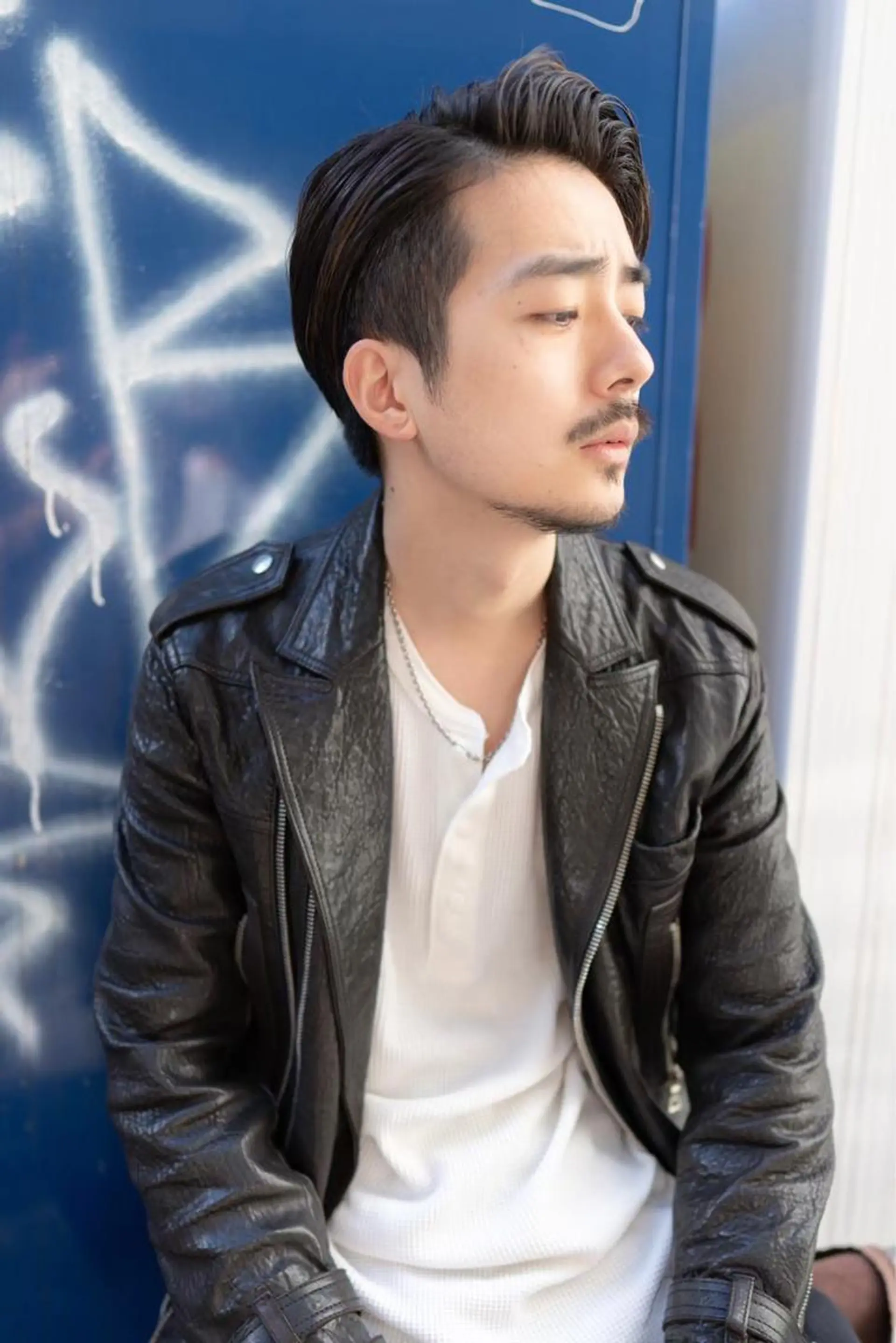 パーマ メンズ センターパート メンズパーマ ニュアンスパーマ 10月限定モニター 髪質改善美髪矯正のヘアスタイル