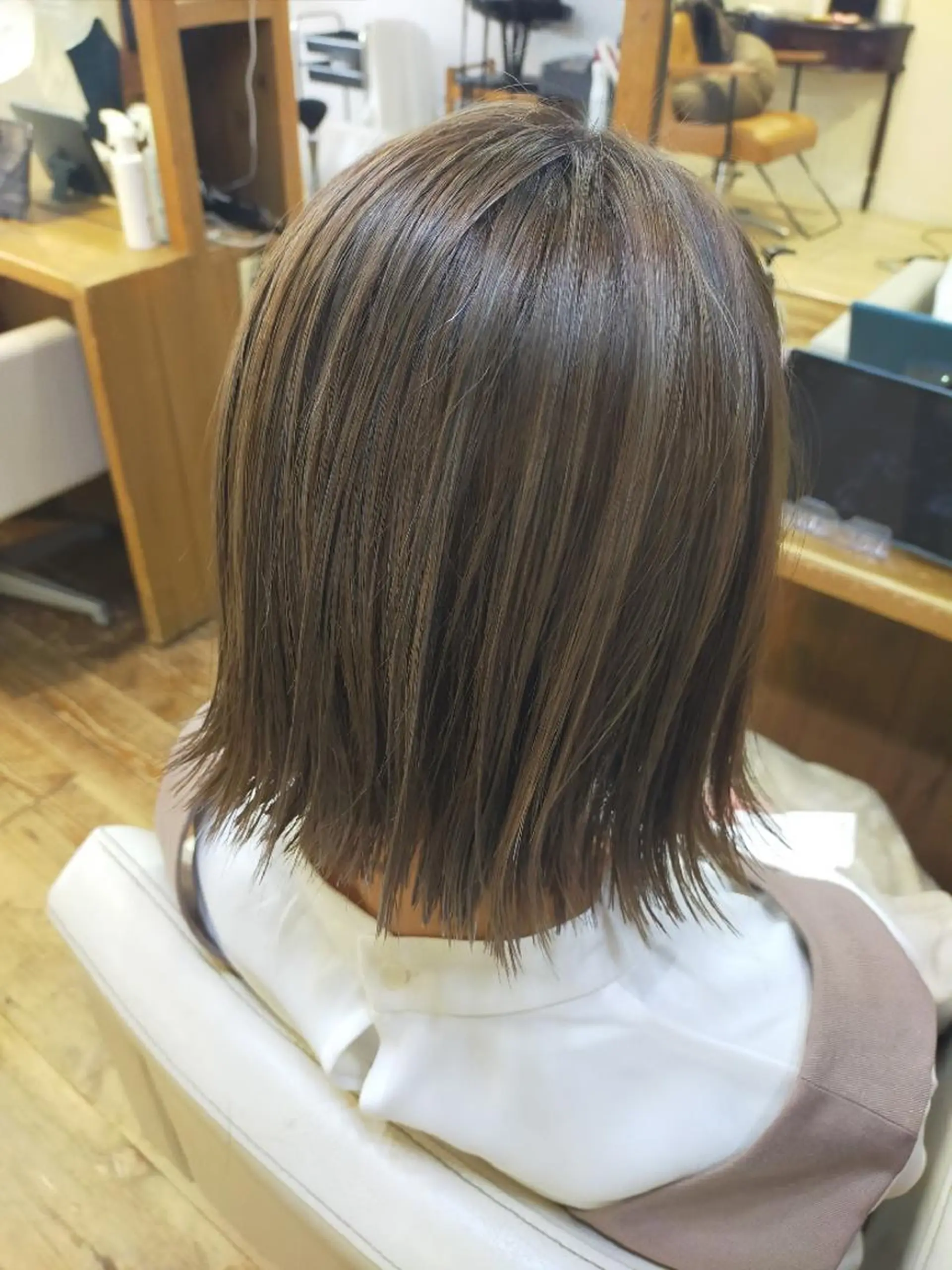 ミディアム カット 山木 裕子のヘアスタイル