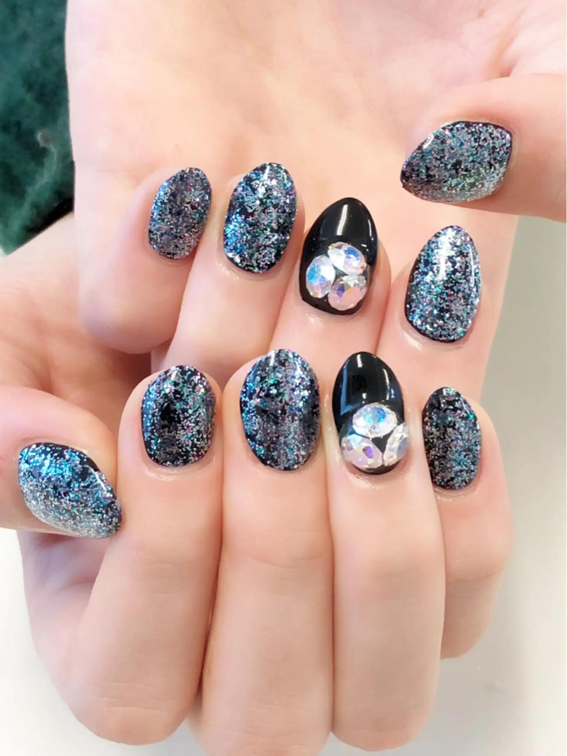 ネイル ジェルネイル ストーンネイル KIREIE NAILSのネイルデザイン