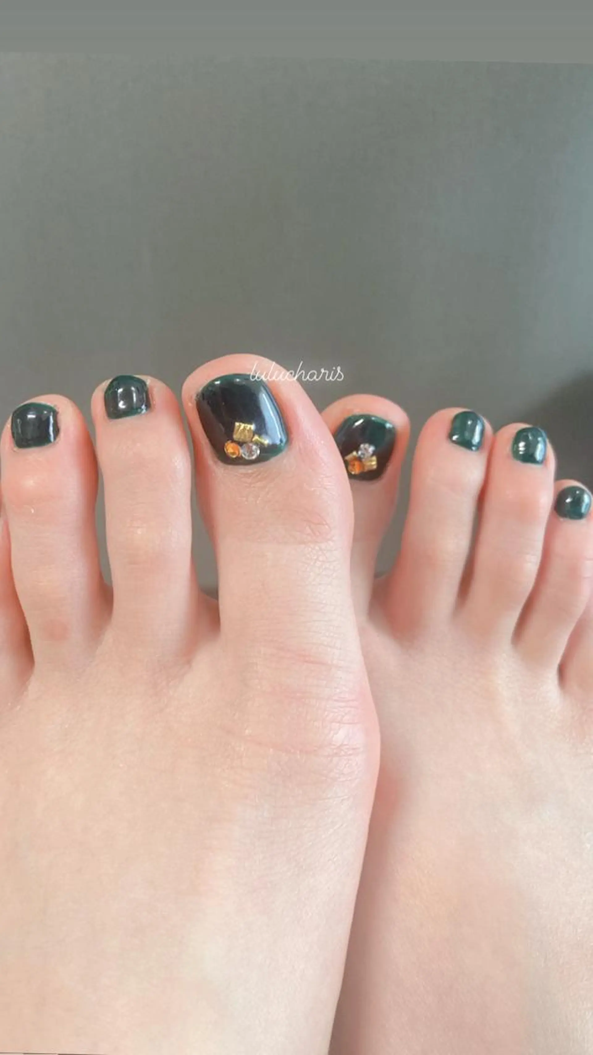 ネイル フットネイル lulucharis nailのネイルデザイン