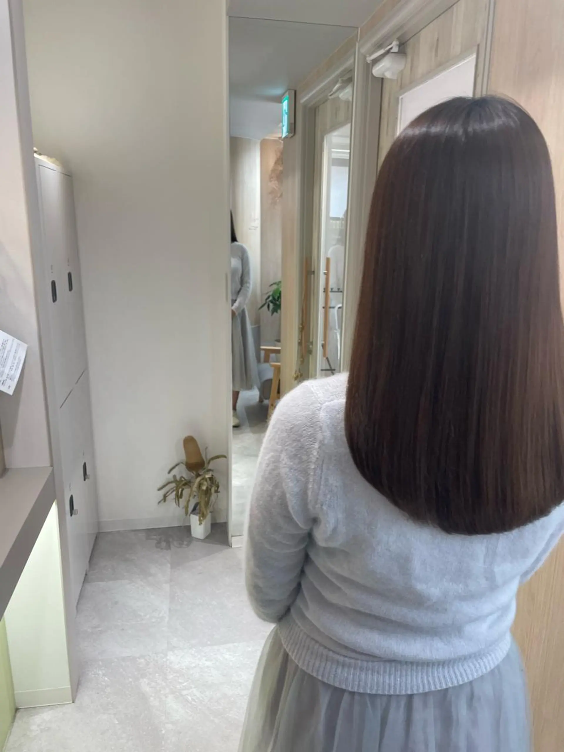 ミディアム カラー イルミナカラー 髪質改善 縮毛矯正 tuuli トゥーリのヘアスタイル