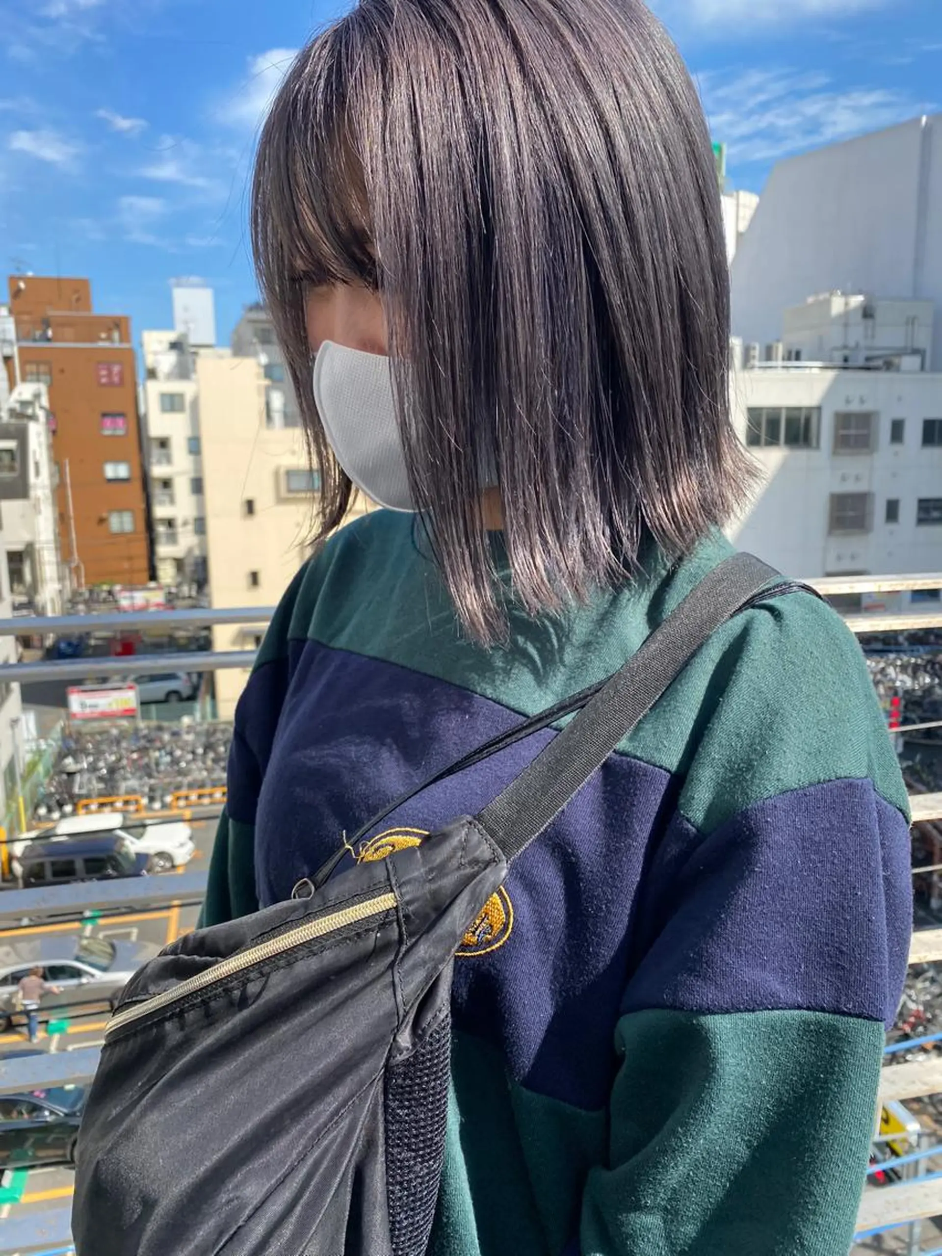 ミディアム カラー ブルーカラー ブルーグレー ブルーグレージュ ダブルカラー グレージュ その他 ブリーチカラーレイヤ ーカット🦋annaのヘアスタイル