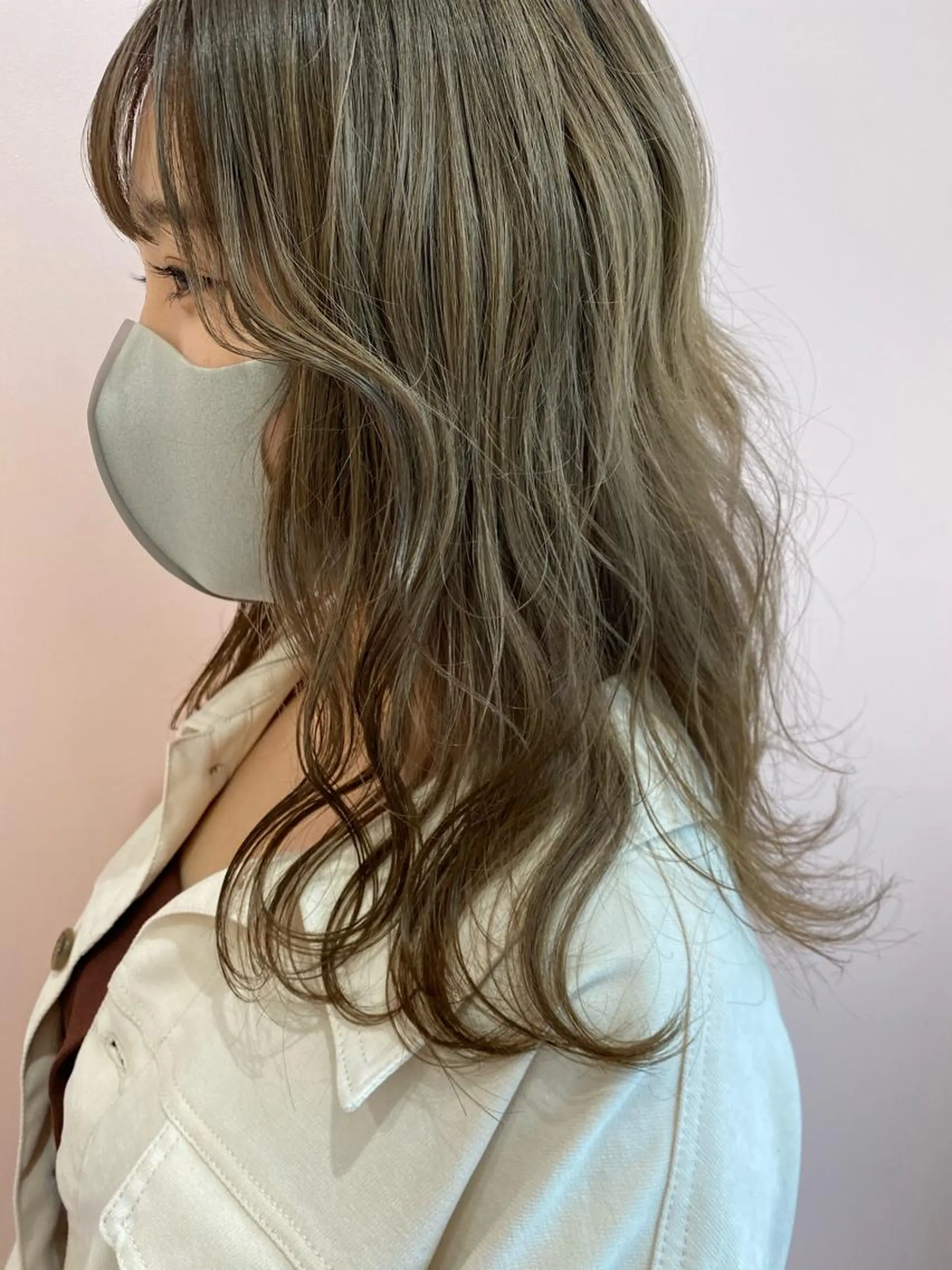 セミロング ヘアカラー トリートメント 西本 夏美のヘアスタイル