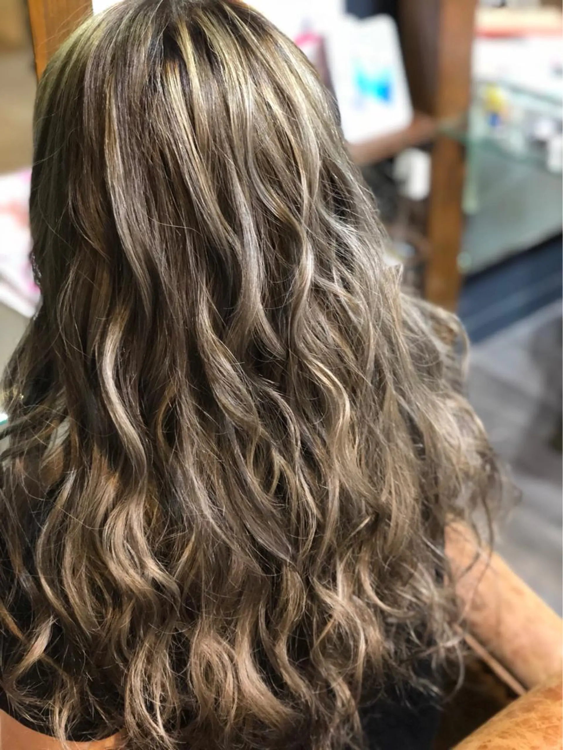 ロング ヘアカラー トリートメント 西村 雄二/エクステのヘアスタイル