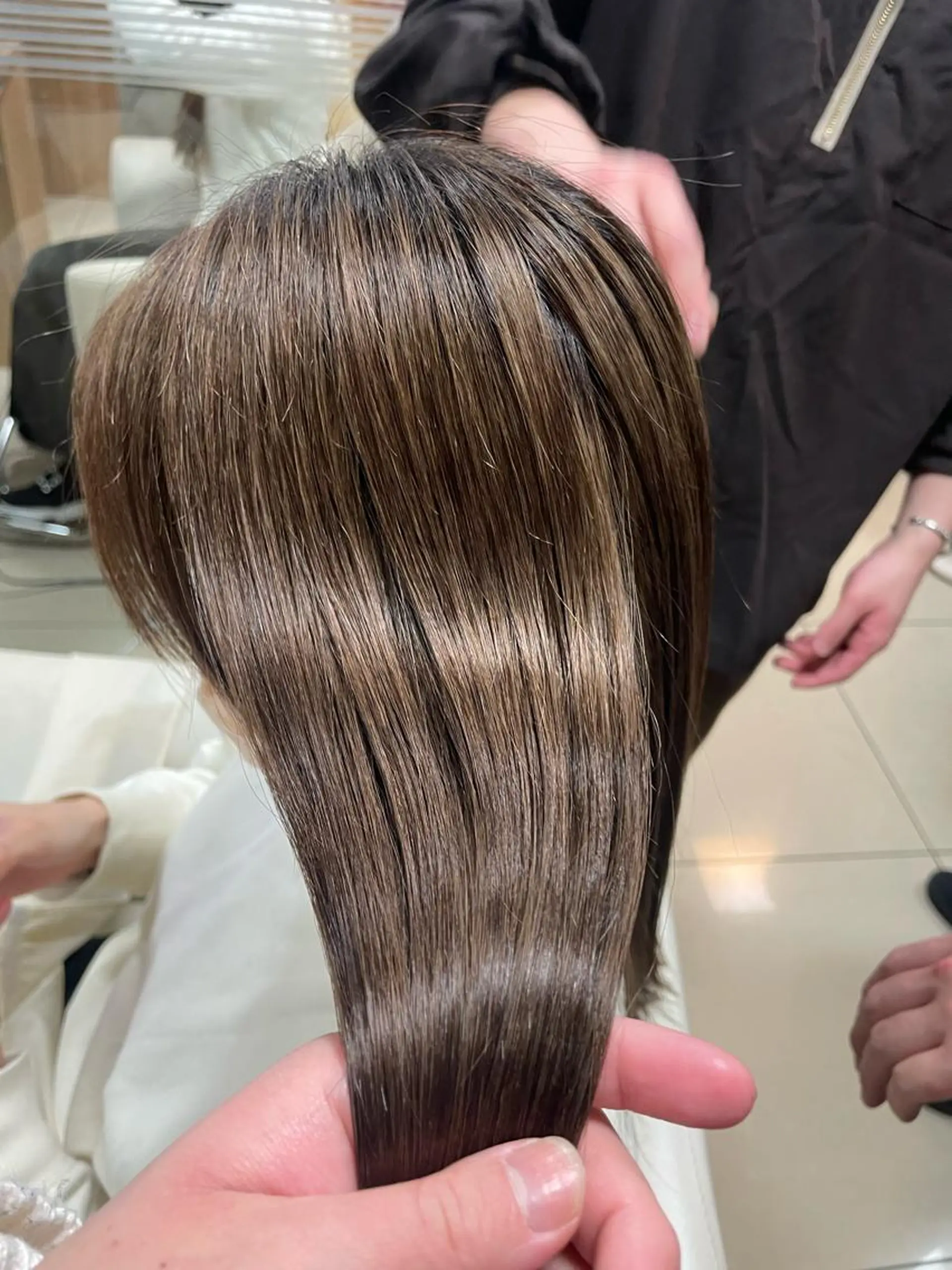 ロング トリートメント ハイトーン/レイヤー 似合わせ・ユキノのヘアスタイル