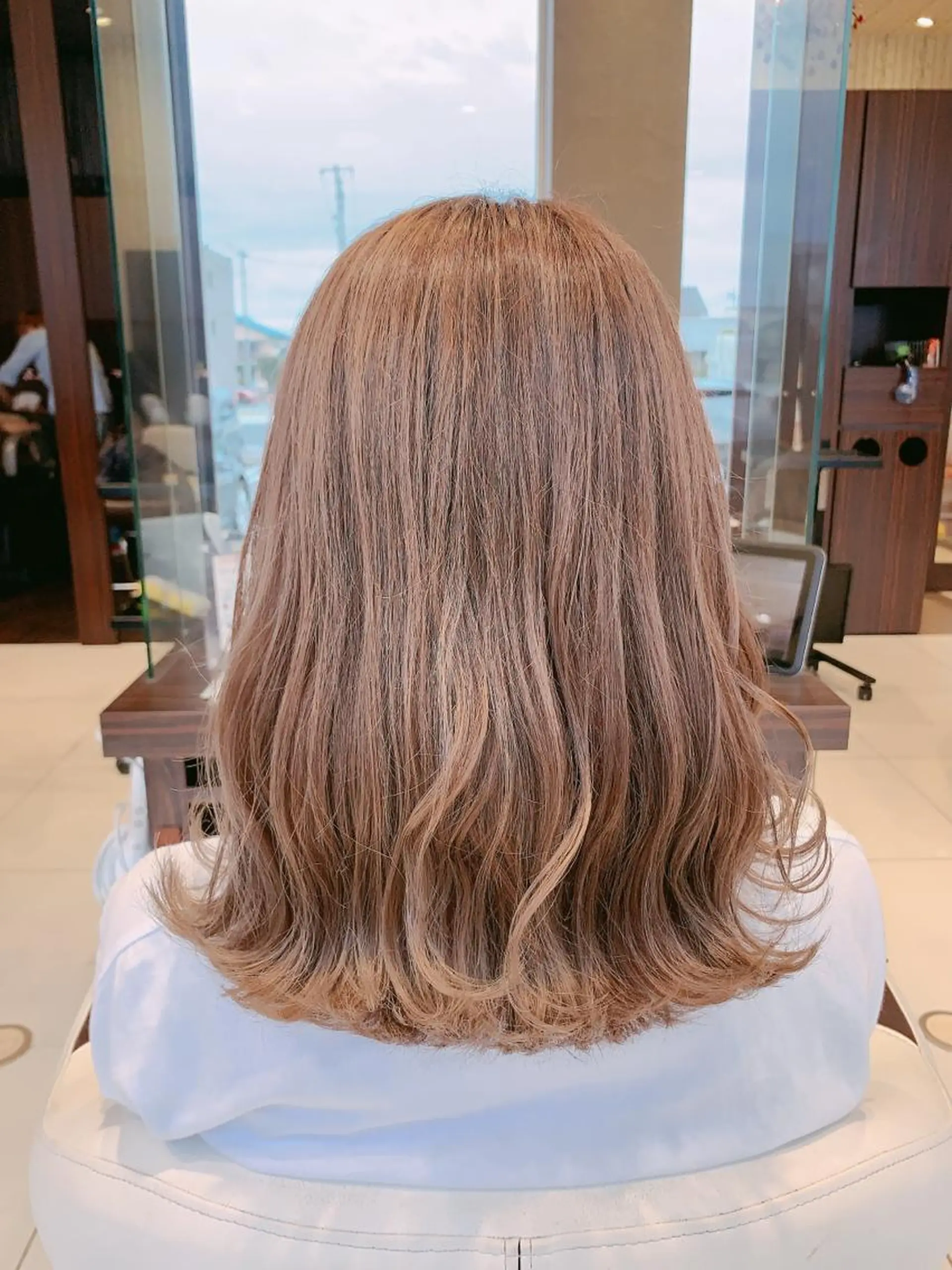 セミロング カット ヘアカラー トリートメント 坂井 水菜美のヘアスタイル