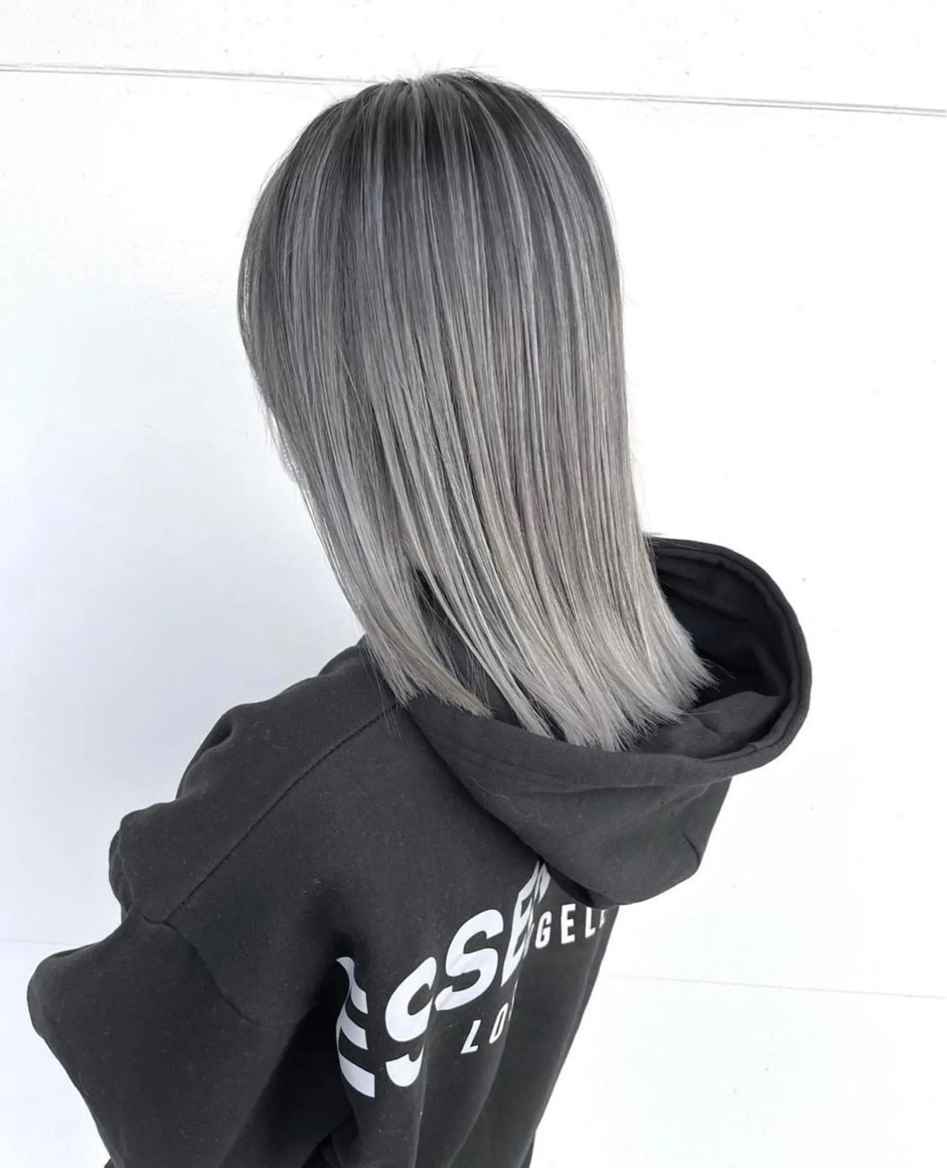 セミロング naomi (夜間営業受付中★)のヘアスタイル