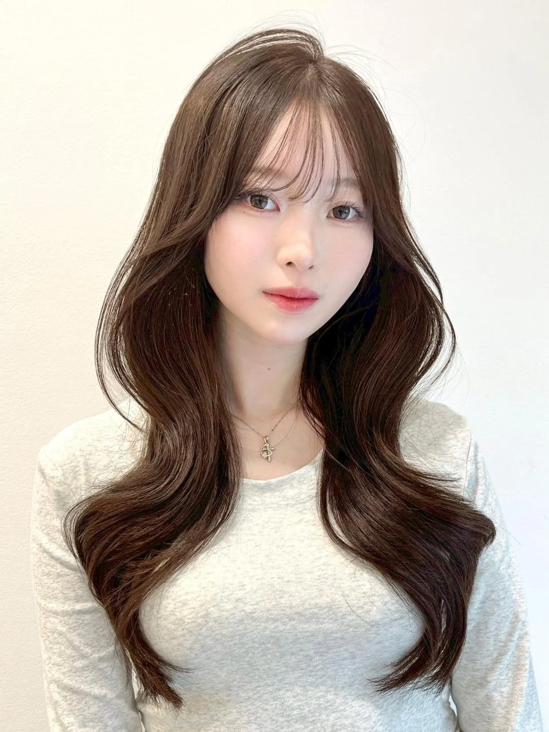 ロング カラー 透明感♡やわらかブラ ウンヘア♡銀座美容室のヘアスタイル