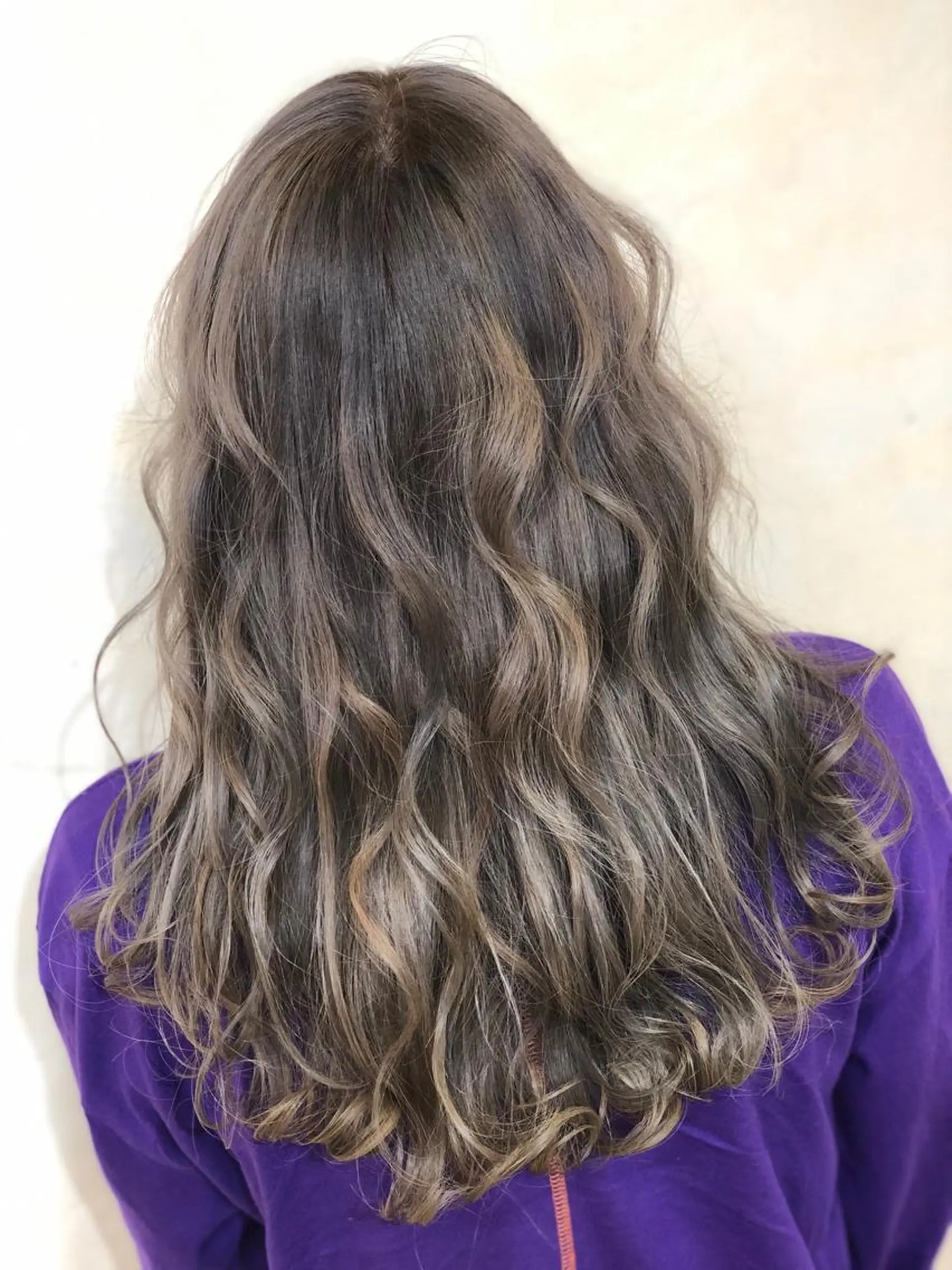 ロング カラー ショートボブ アディクシーカラー デザインカラー ダブルカラー グラデーションカラー 海外レイヤー/ 梅田美容室のヘアスタイル