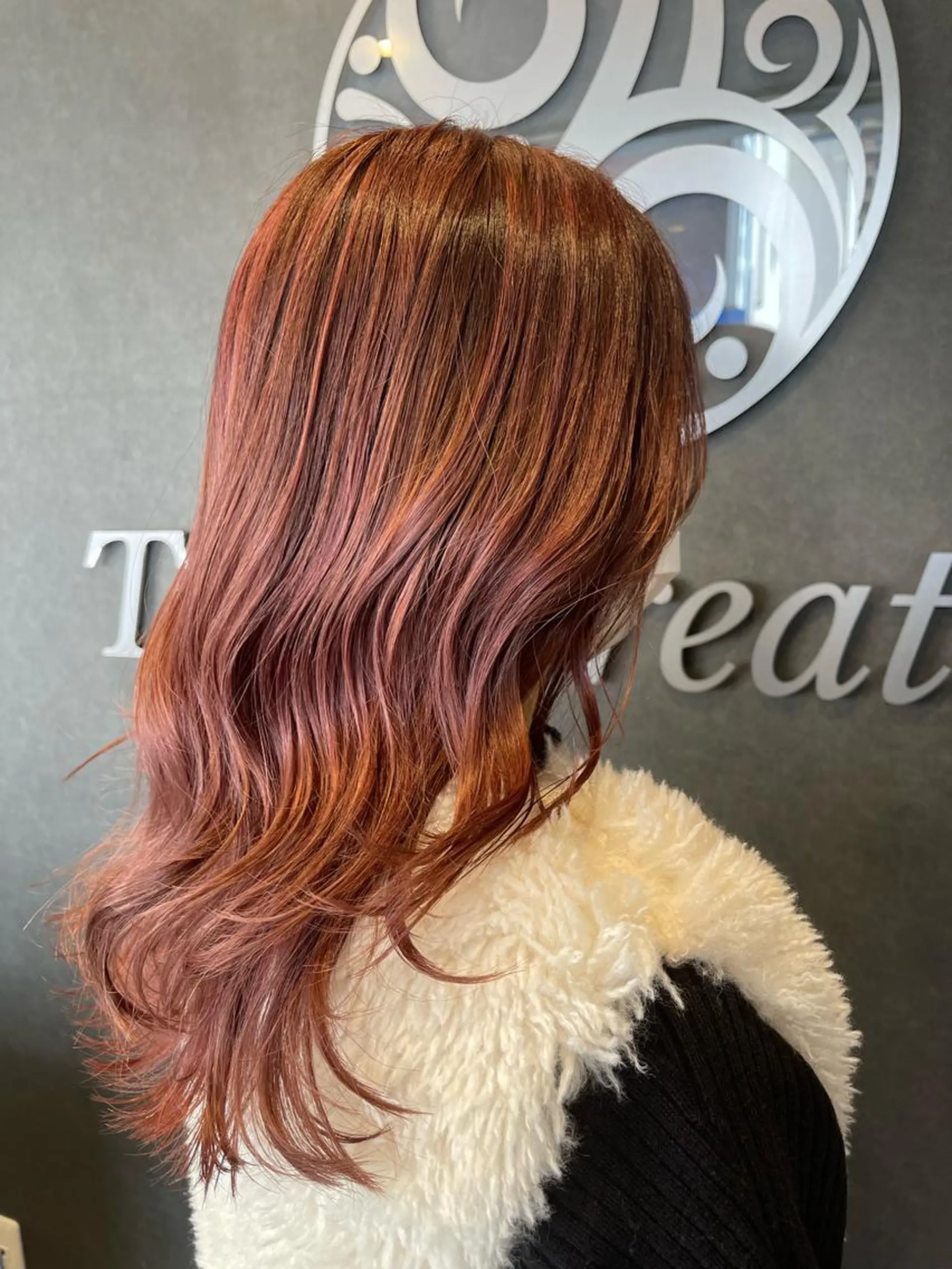 セミロング ヘアカラー ハイトーン ／ レイヤー/吉田陸斗のヘアスタイル