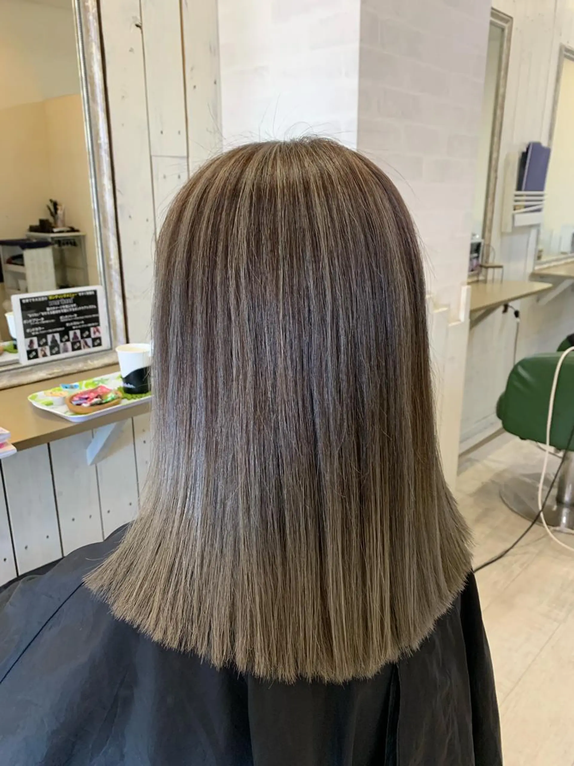 ミディアム カット ヘアカラー 高山 滉太のヘアスタイル