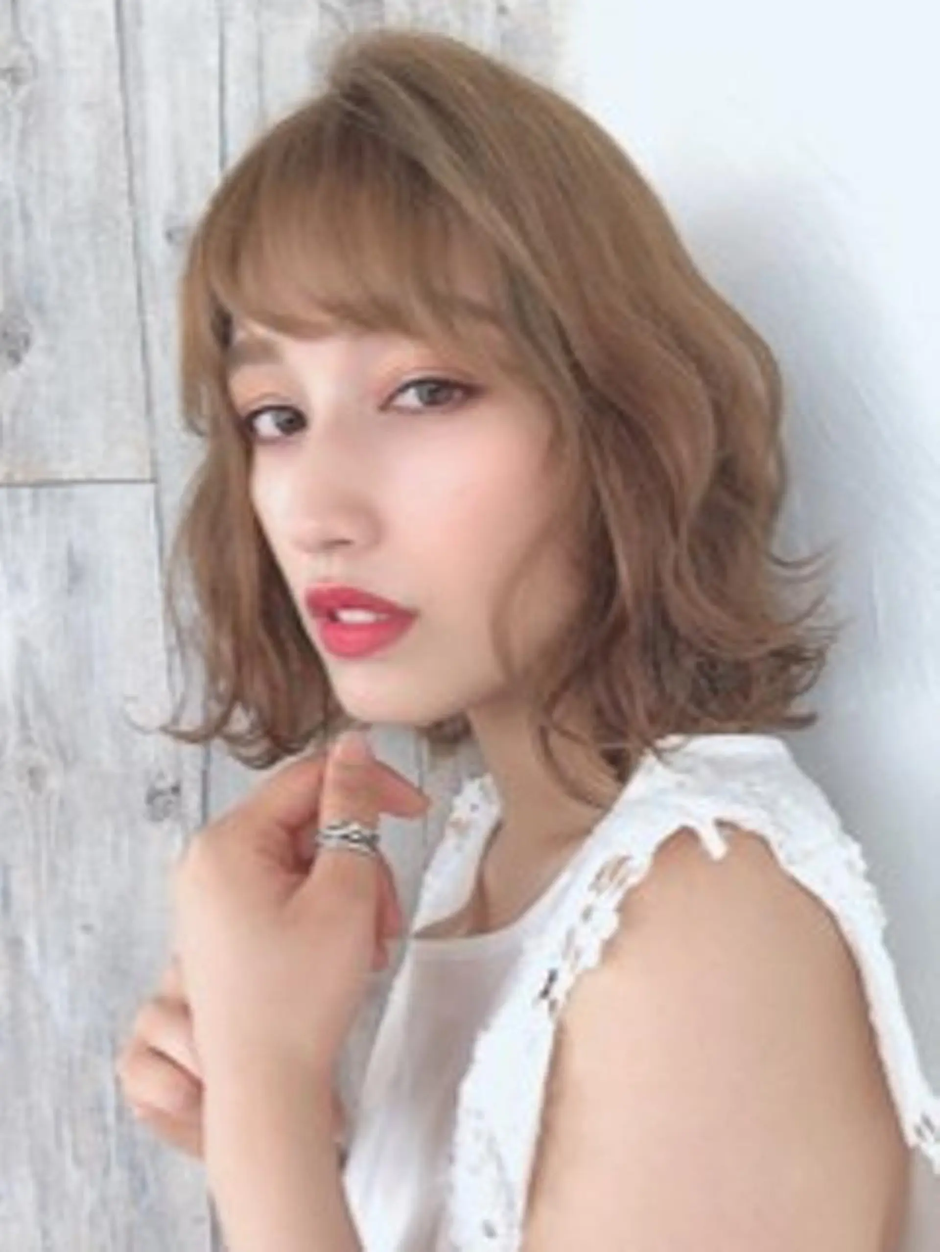 カラー バレイヤージュ ブリーチ ケアブリーチ ダブルカラー イヤリングカラー Helena みなつのヘアスタイル