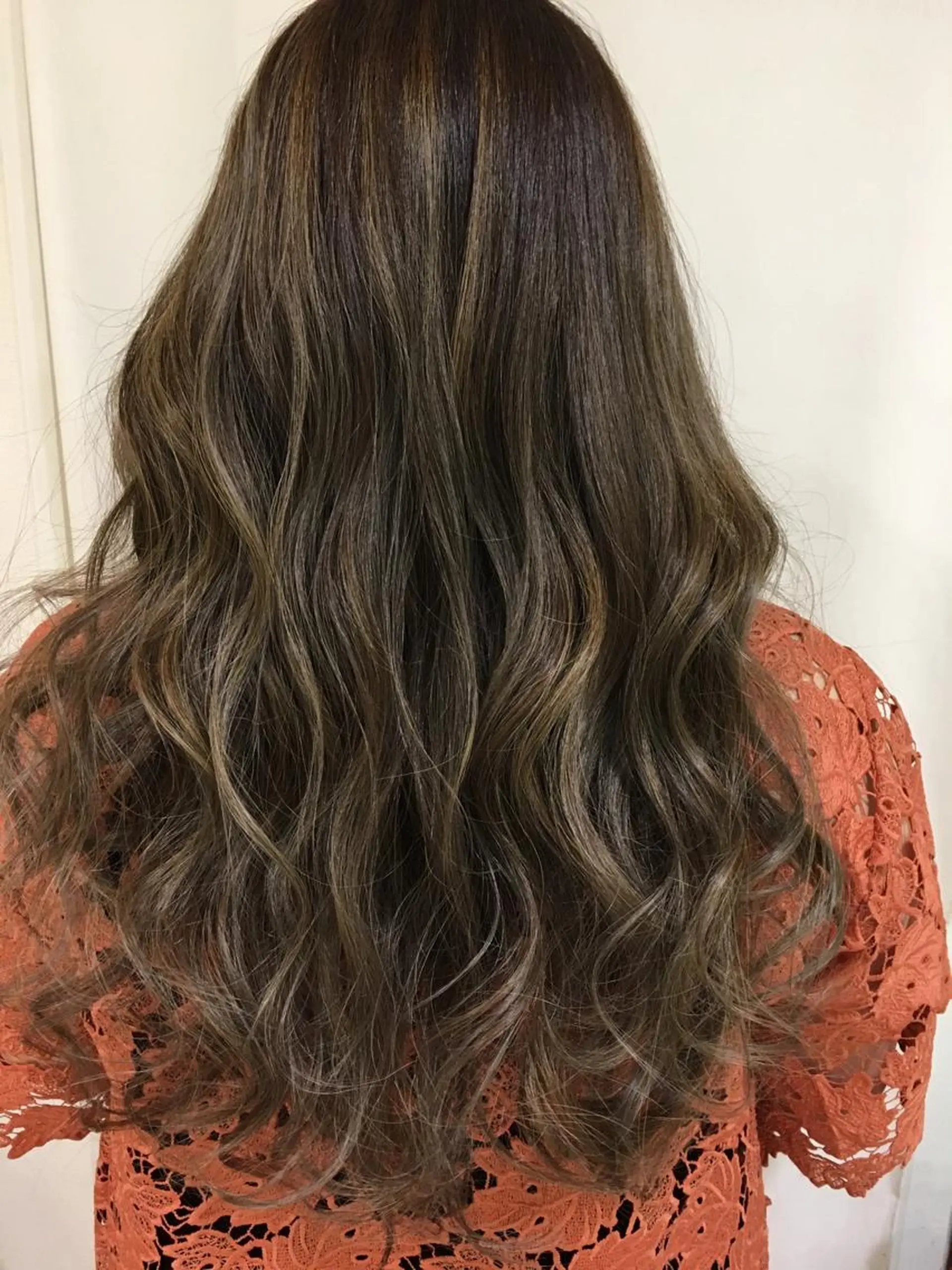 セミロング カラー ヘアアレンジ メッシュ きむえり/髪質改善 /うねり広がり改善のヘアスタイル