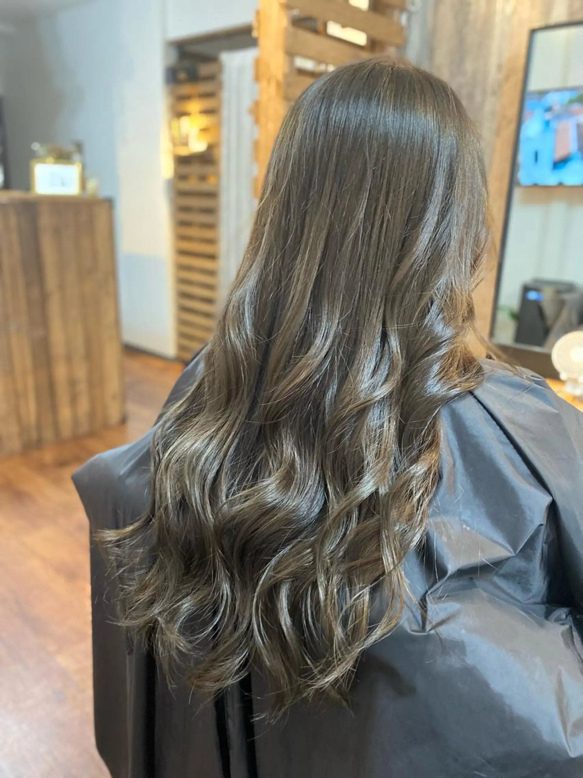 ロング カラー カット ヘアカラー トリートメント Luzir⭐︎ GEN⭐︎のヘアスタイル