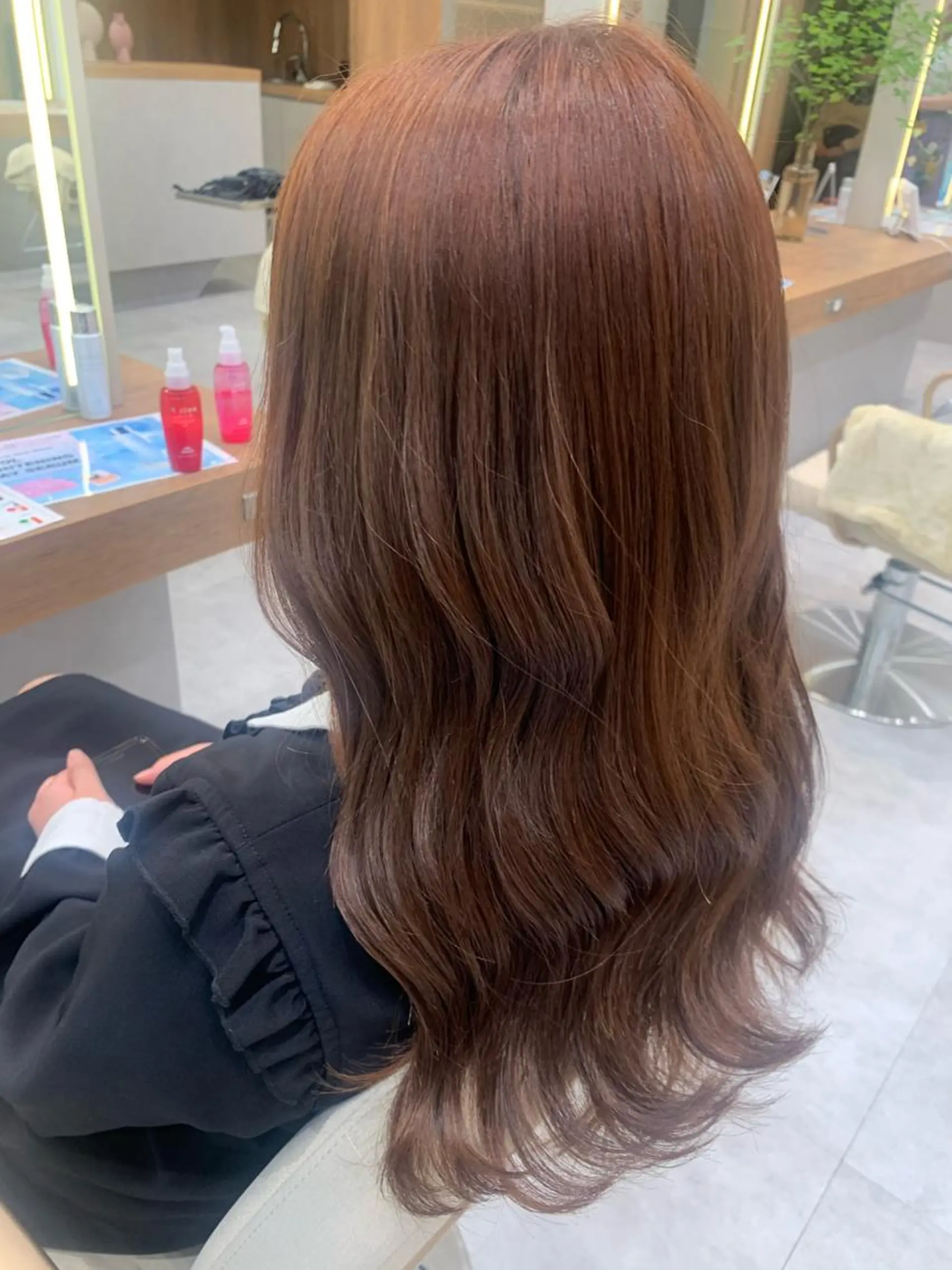 カラー ベージュカラー ブリーチ オレンジ オレンジベージュ ヘアカラー トリートメント ヘッドスパ 近 紗理奈のヘアスタイル