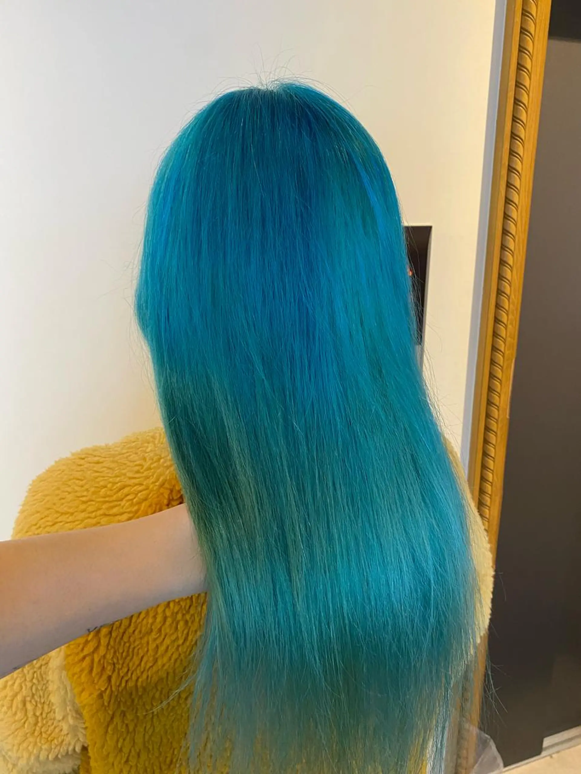 ミディアム 大阪ウルフカット ハッシュカットのヘアスタイル