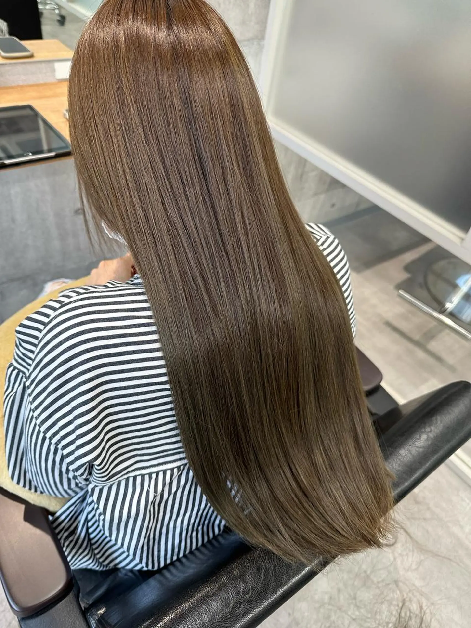 セミロング カット 縮毛矯正 トリートメント newi WASHIOのヘアスタイル