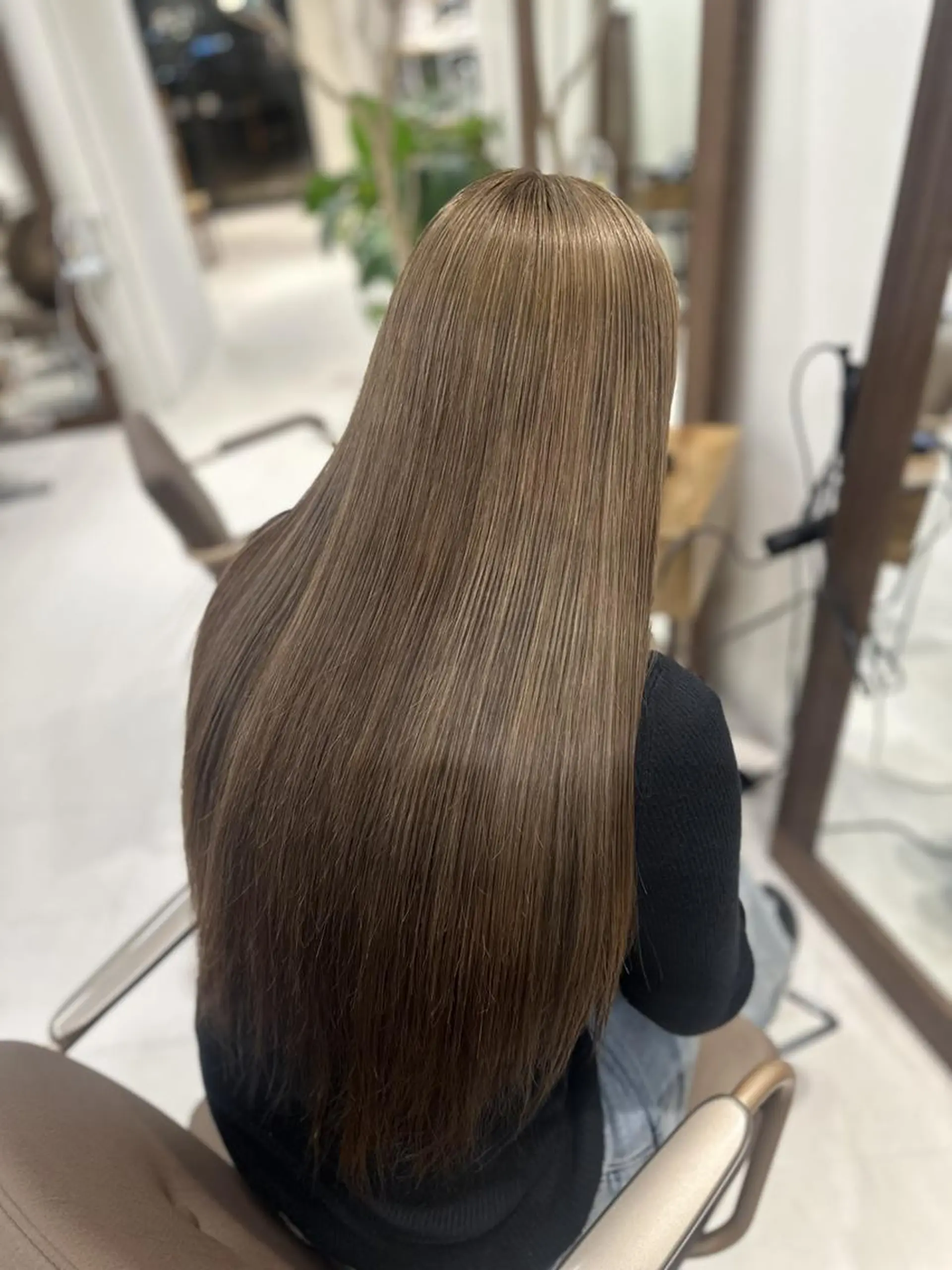 ロング カラー ブリーチ ケアブリーチ 透明感カラー ハイトーンカラー ヘアカラー トリートメント Liru:smart salon/茅ヶ崎のヘアスタイル