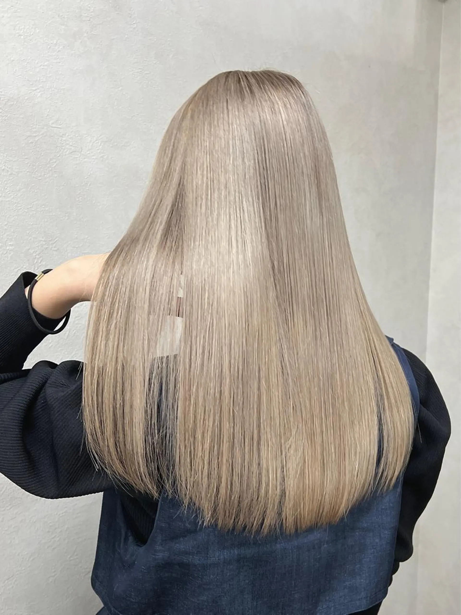 ロング カラー バレイヤージュ ブリーチ ケアブリーチ ダブルカラー イヤリングカラー カット ヘアカラー 🌷かわばた めい🌷のヘアスタイル